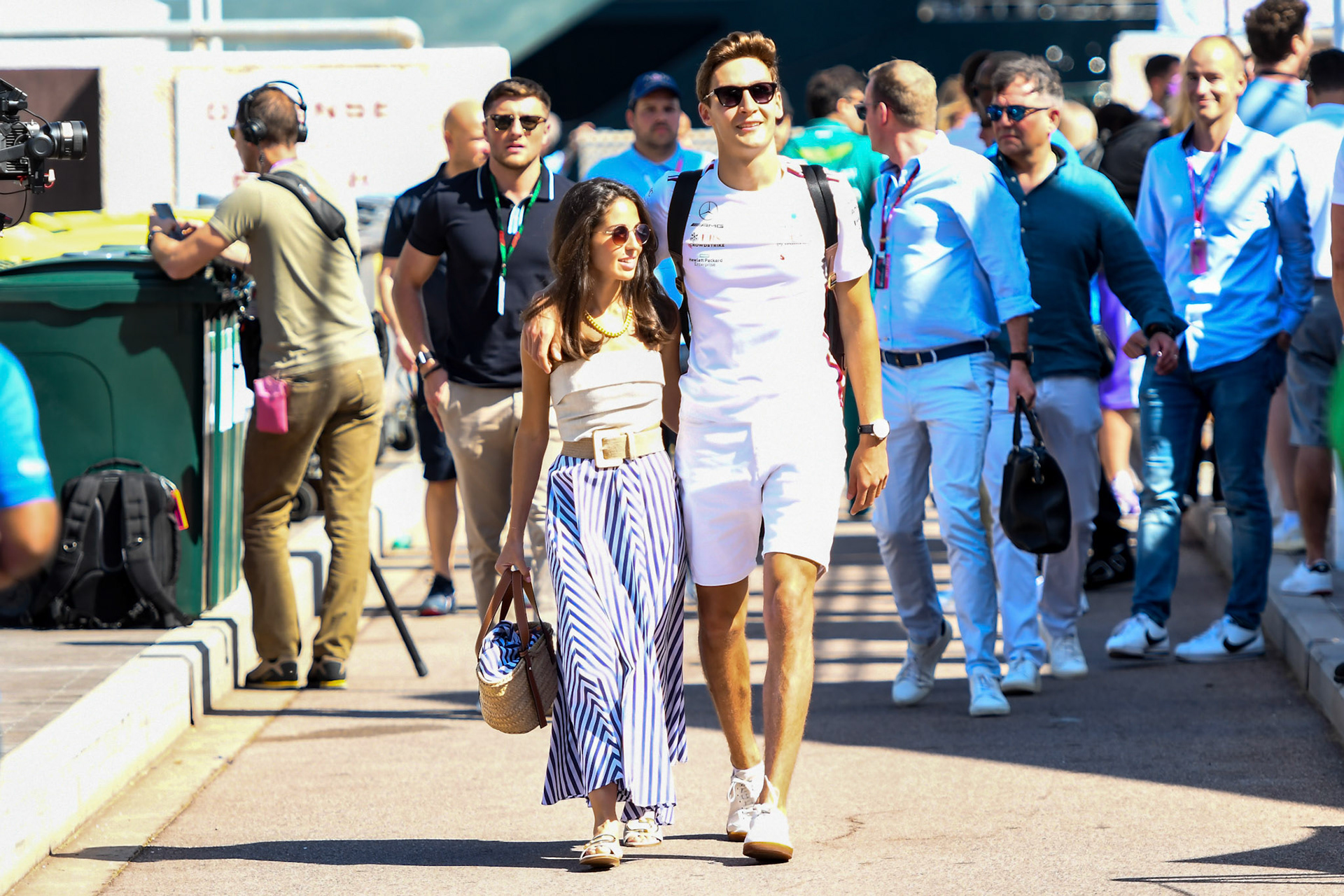 George Russell (GBR) Mercedes AMG F1 Team mit Freundin Carmen Montero; Formel 1 GP Monaco. Samstag 27.05.2023