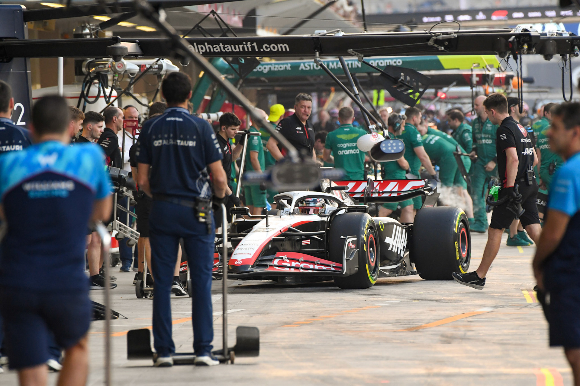 Kevin Magnussen (DEN) Haas F1 Team;Formel 1 GP Abu Dhabi. Freitag 24.11.2023
