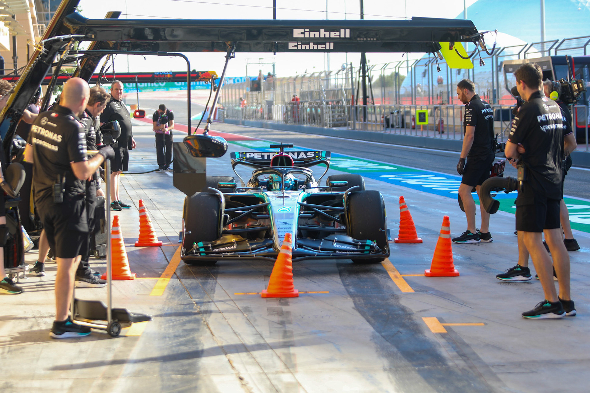 George Russell #63, Mercedes-AMG Petronas F1 Team; Formel 1 Pre-Season Tests Bahrain. Mittwoch, 21.02.2024