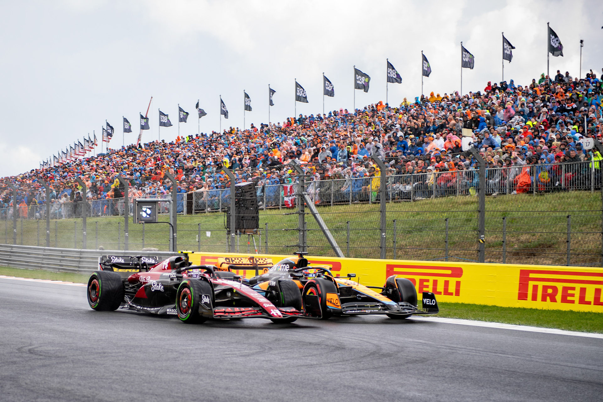 Oscar Piastri und Guanyu Zhou; Formel 1 GP Holland / Zandvoort. Sonntag, 27.08.2023