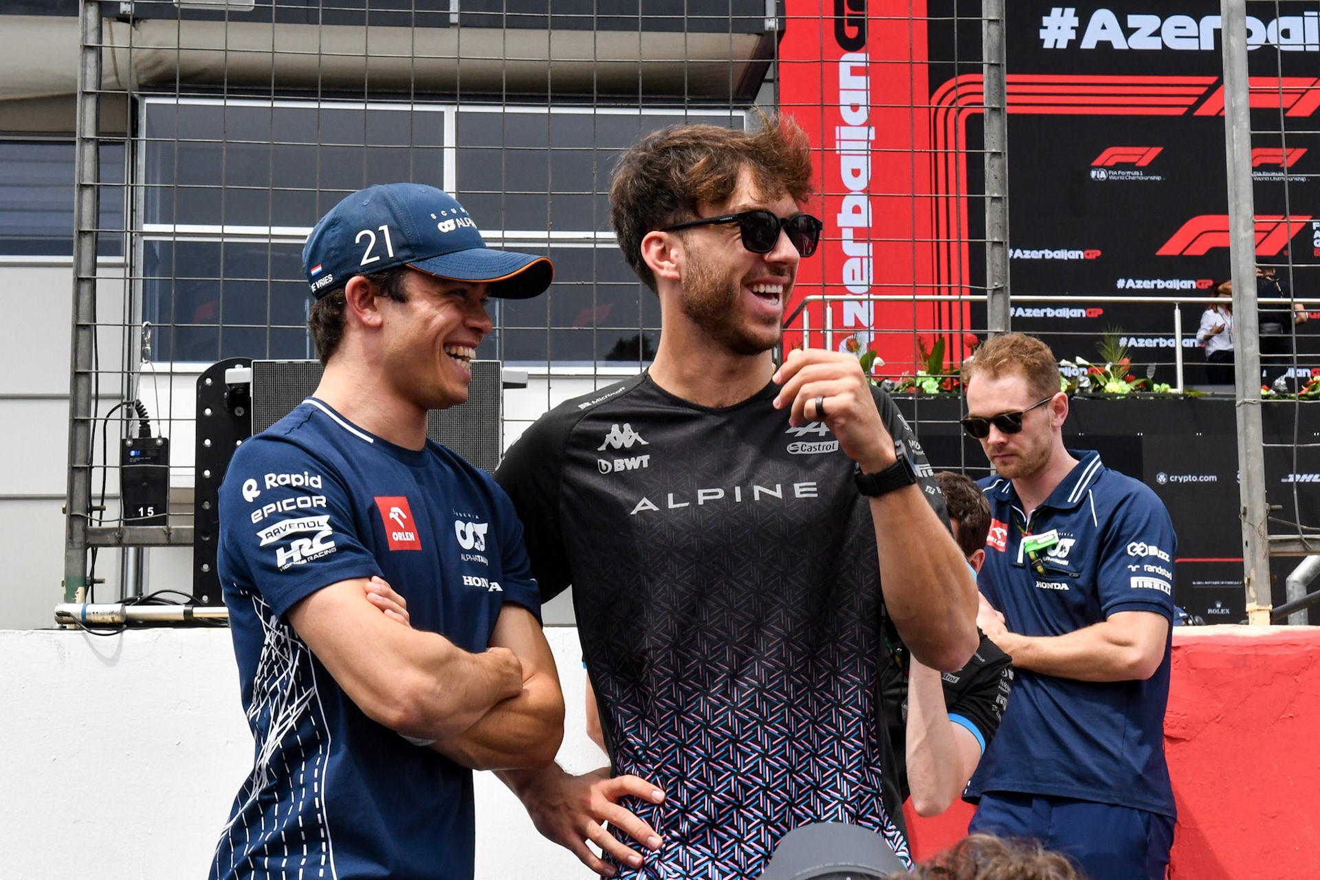 Nyck de Vries (NED) Scuderia Alpha Tauri, Pierre Gasly (FRA) Alpine F1 Team; Formel 1 GP Baku Azerbaijan. Sonntag 30.04.2023