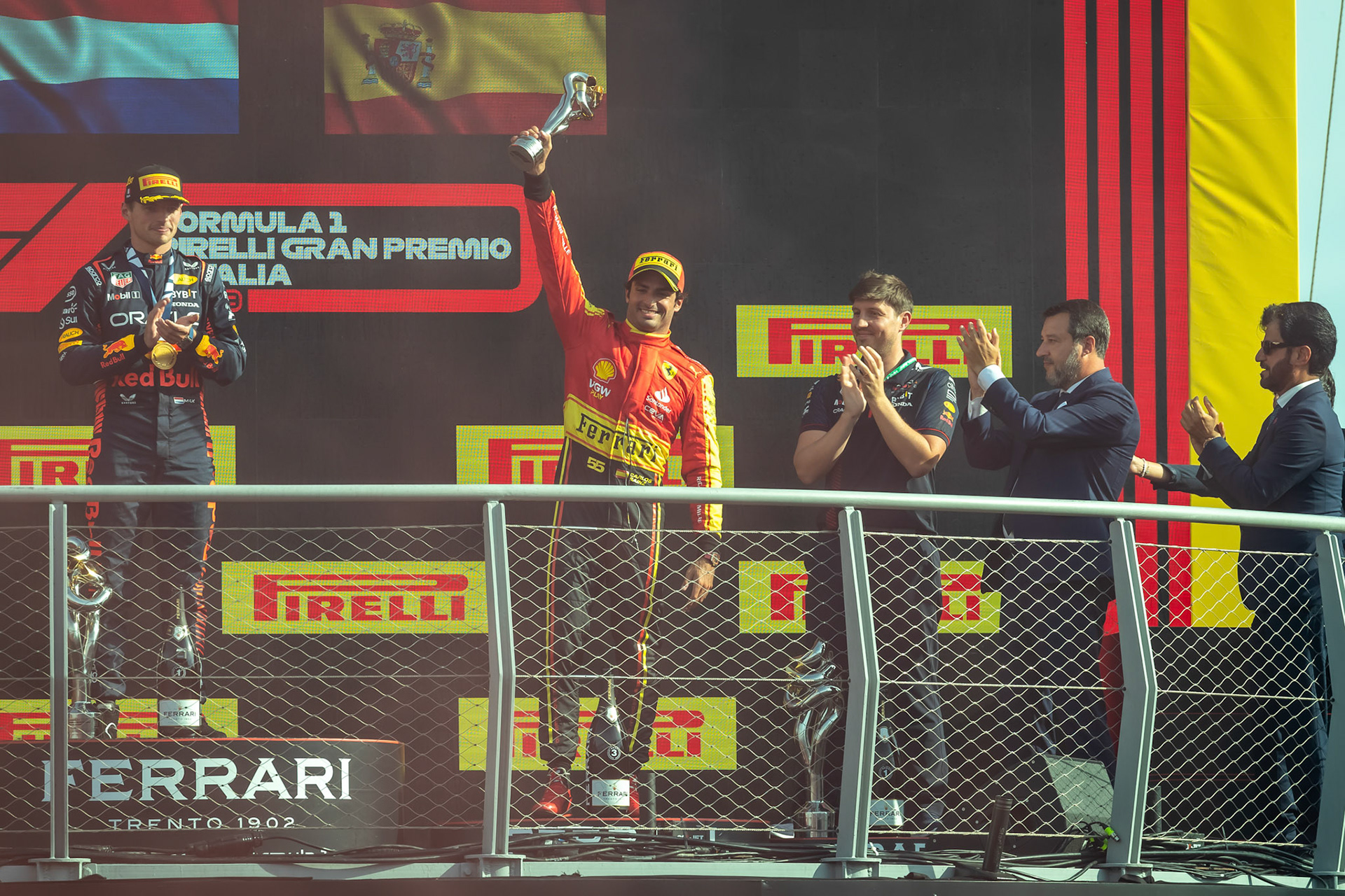 Max Verstappen , Sergio Perez und Carlos Sainz auf dem Podium;Formel 1 GP Italien / Monza. Sonntag, 03.09.2023