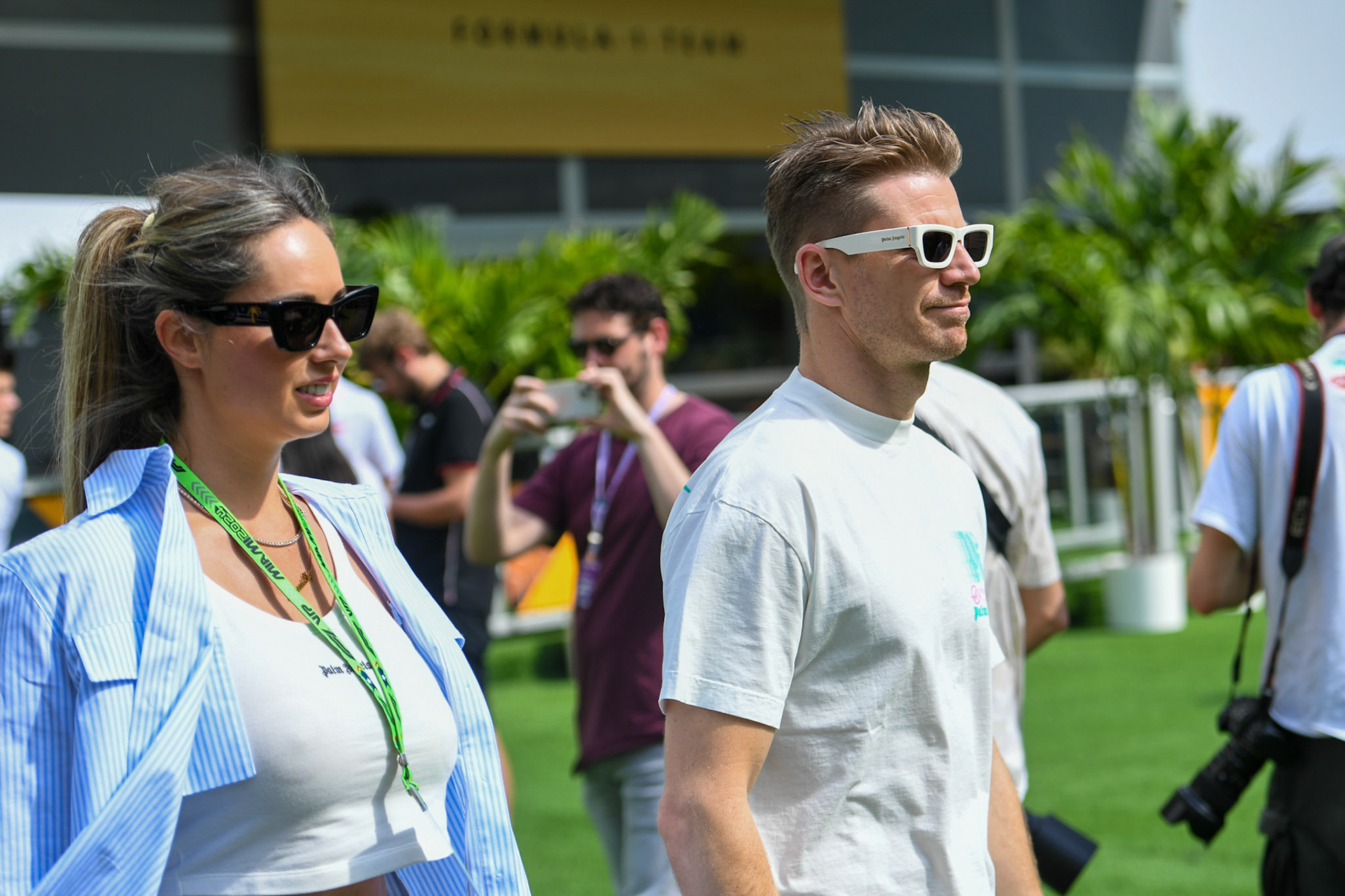 Nico Hülkenberg #27, MoneyGram Haas F1 Team mit Ehefrau Egle Ruskyte Hülkenberg; Formel 1 GP Miami / USA. 04.05.2024