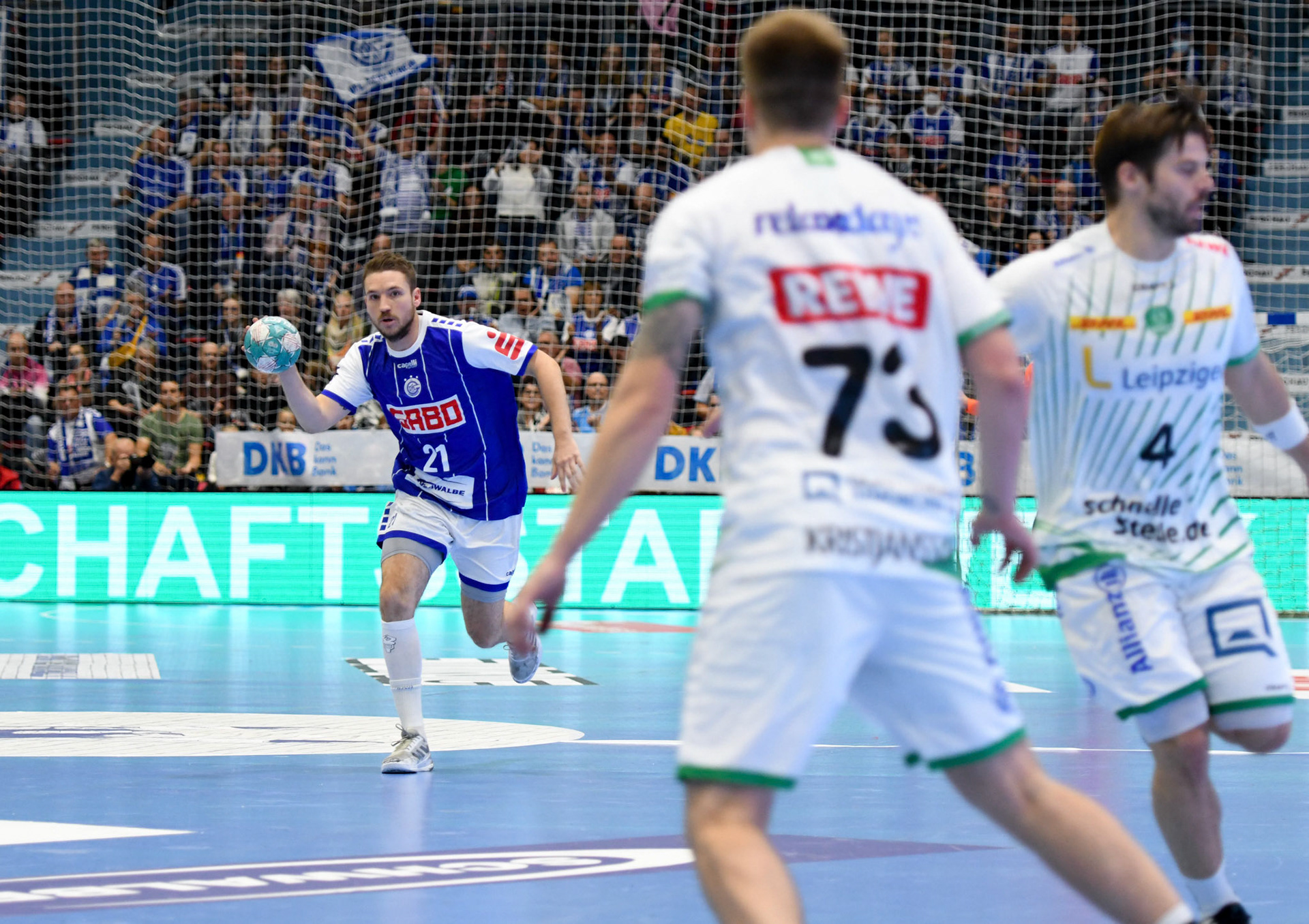Dominik Mappes #21; Handball Bundesliga; VfL Gummersbach - SCDHFK Leipzig 09.10.2022