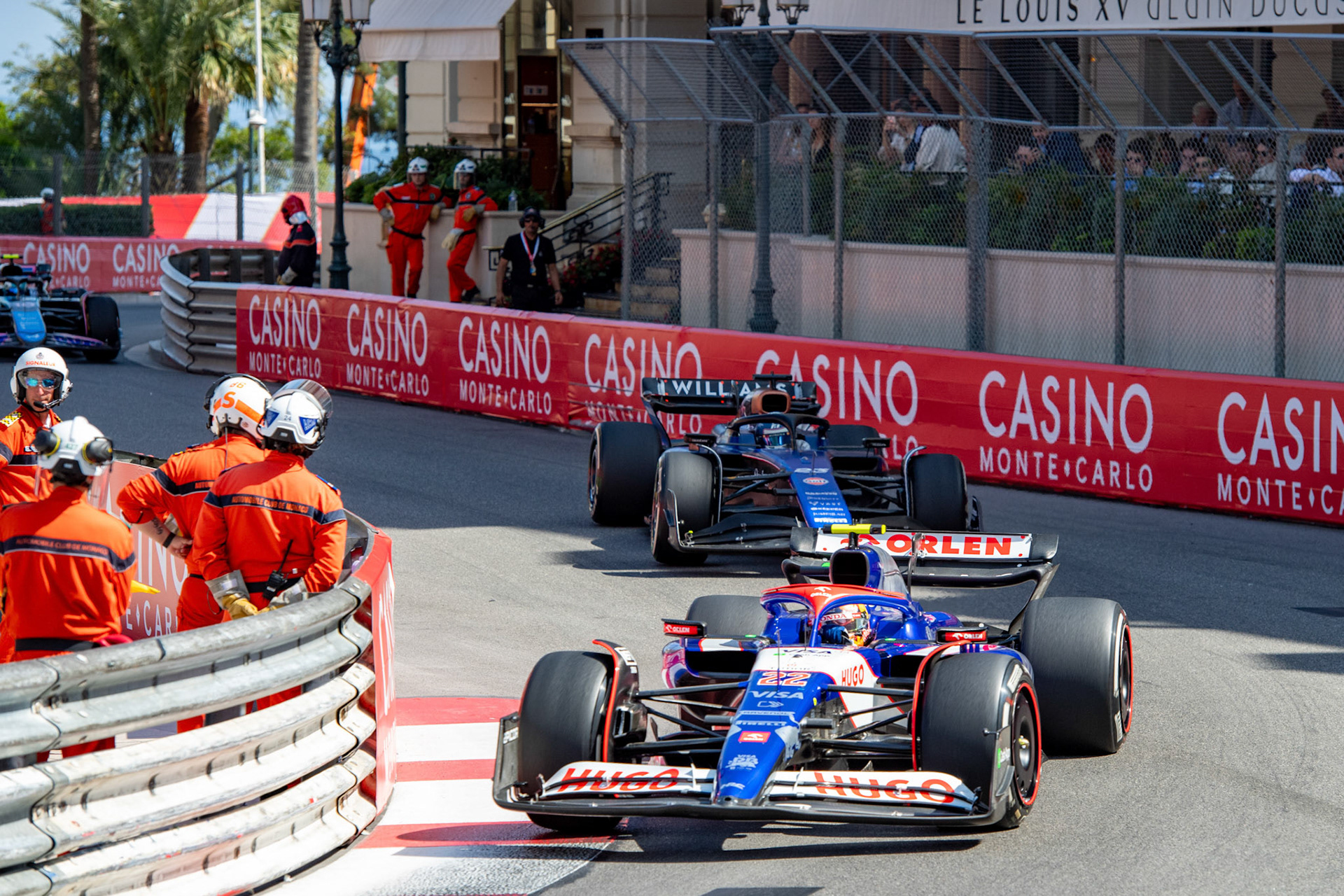 Yuki Tsunoda #22, Visa Cash App RB Formula One Team und Alexander Albon #23, Williams Racing; Formel1 GP Monaco Sonntag, 26.05.2024