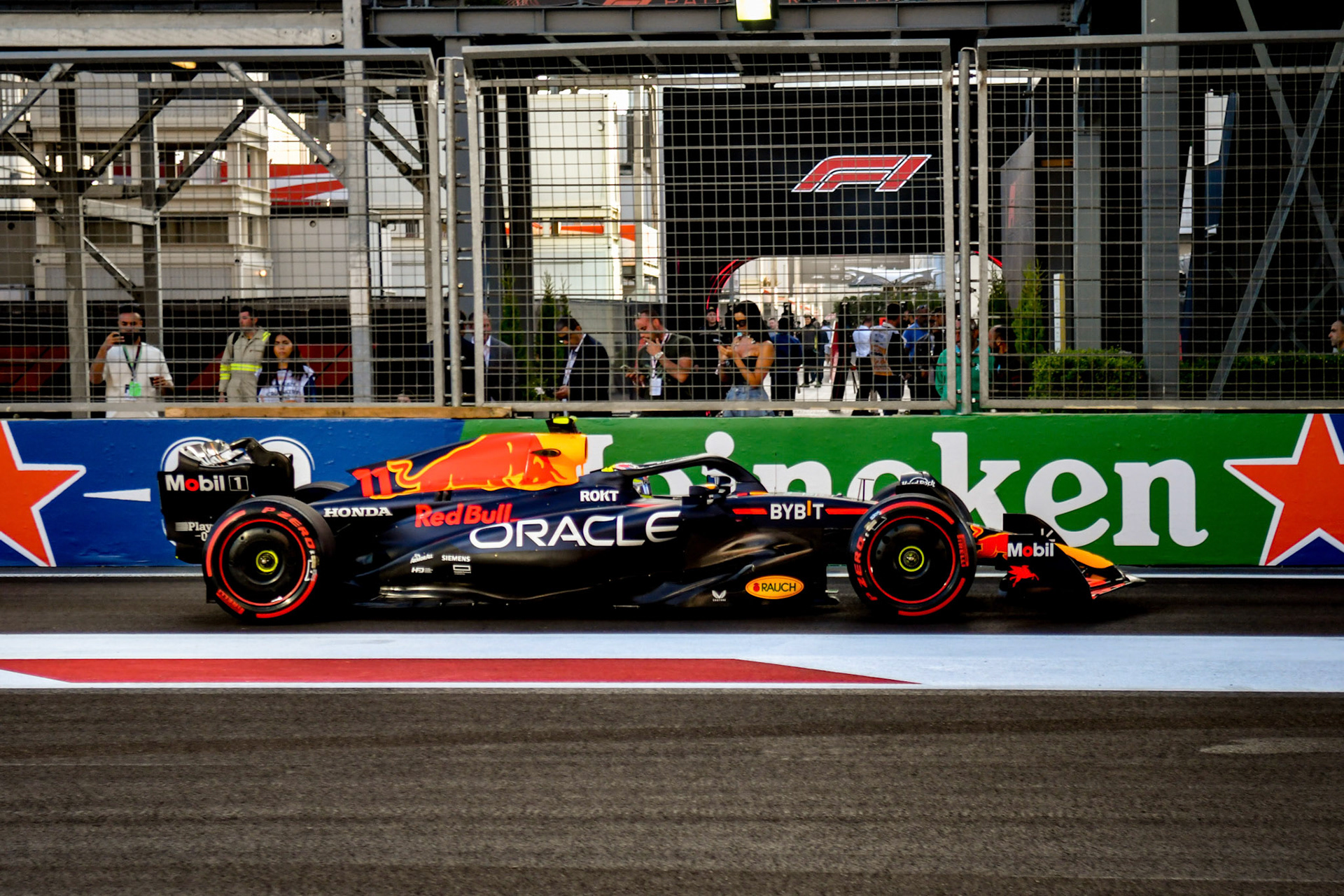 Sergio Perez (MEX) Red Bull Racing; Formel 1 GP Baku Azerbaijan. Freitag 28.04.2023
