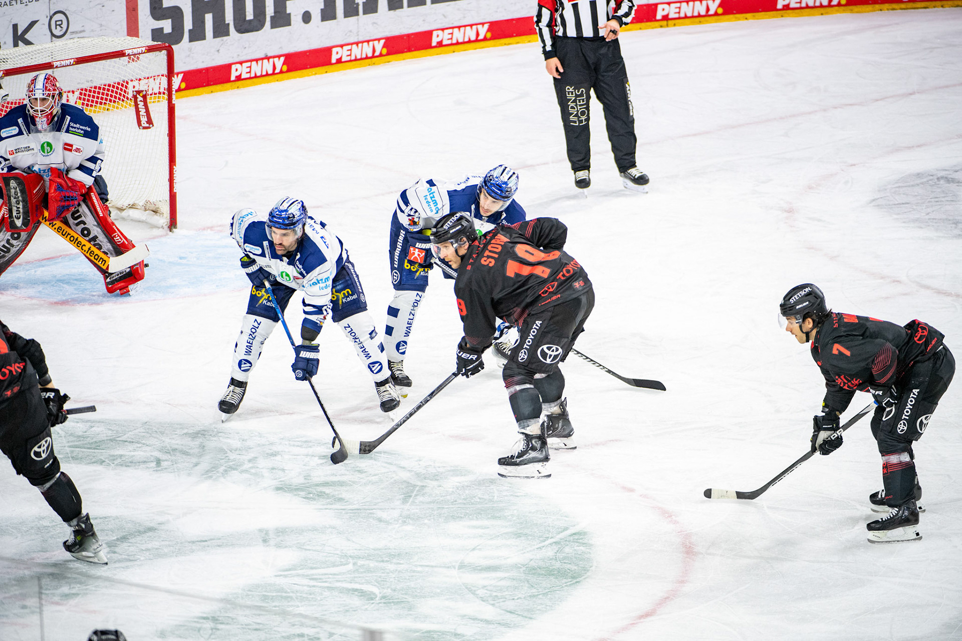 Justin Schütz, Nicholas Bailen; DEL Kölner Haie - Iserlohn Roosters, 13.02.2024