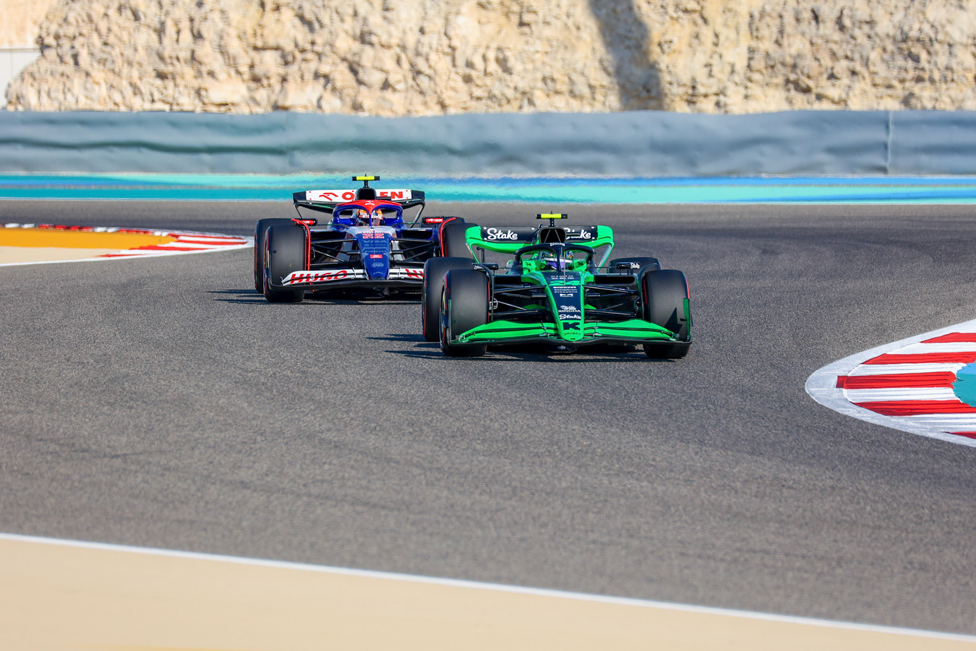 Guanyu Zhou #24, Stake F1 Team Kick Sauber, Yuki Tsunoda #22, Visa Cash App RB Formula One Team; Formel 1 GP Bahrain. Donnerstag 29.02.2024