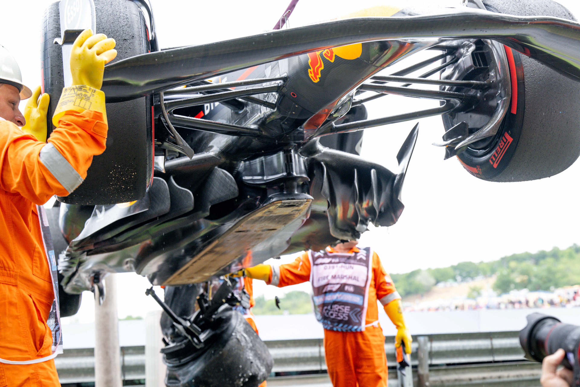 Sergio Perez #11, Oracle Red Bull Racing crasht im Qualifying;Formel 1 Budapest / Ungarn, 20.07.2024
