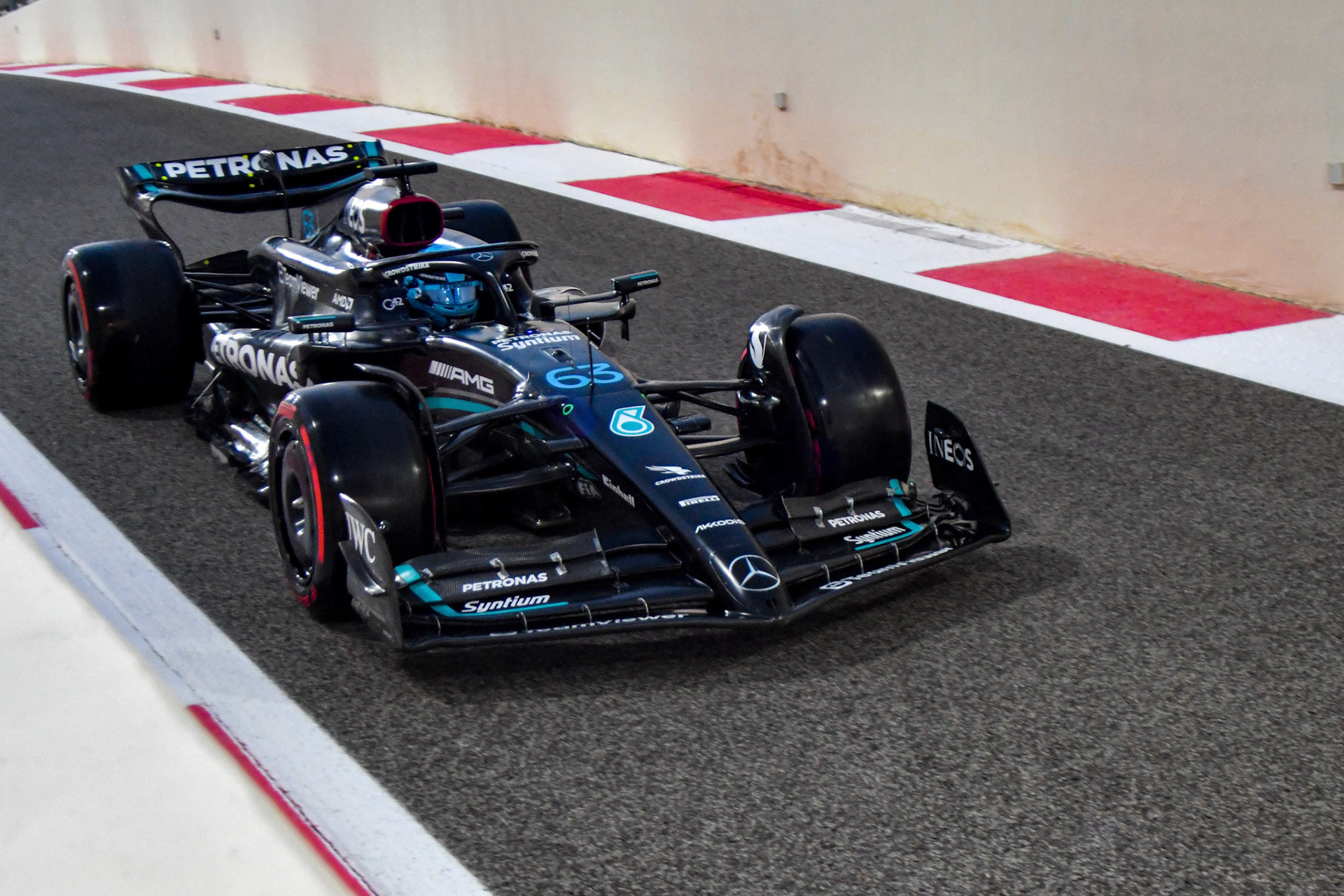 George Russell (GBR) Mercedes AMG F1 Team; Formel 1 GP Abu Dhabi. Freitag 24.11.2023