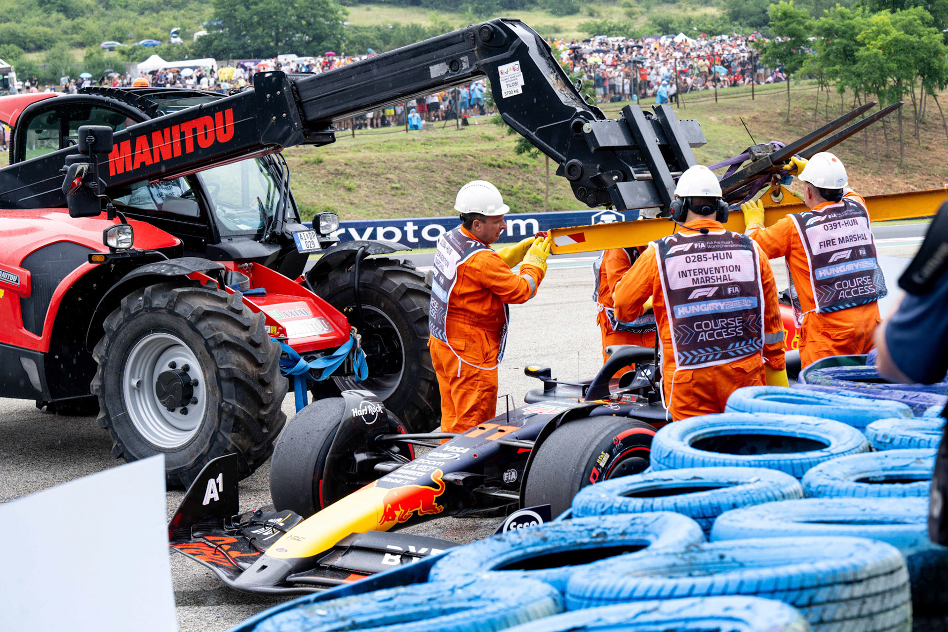 Sergio Perez #11, Oracle Red Bull Racing crasht im Qualifying;Formel 1 Budapest / Ungarn, 20.07.2024