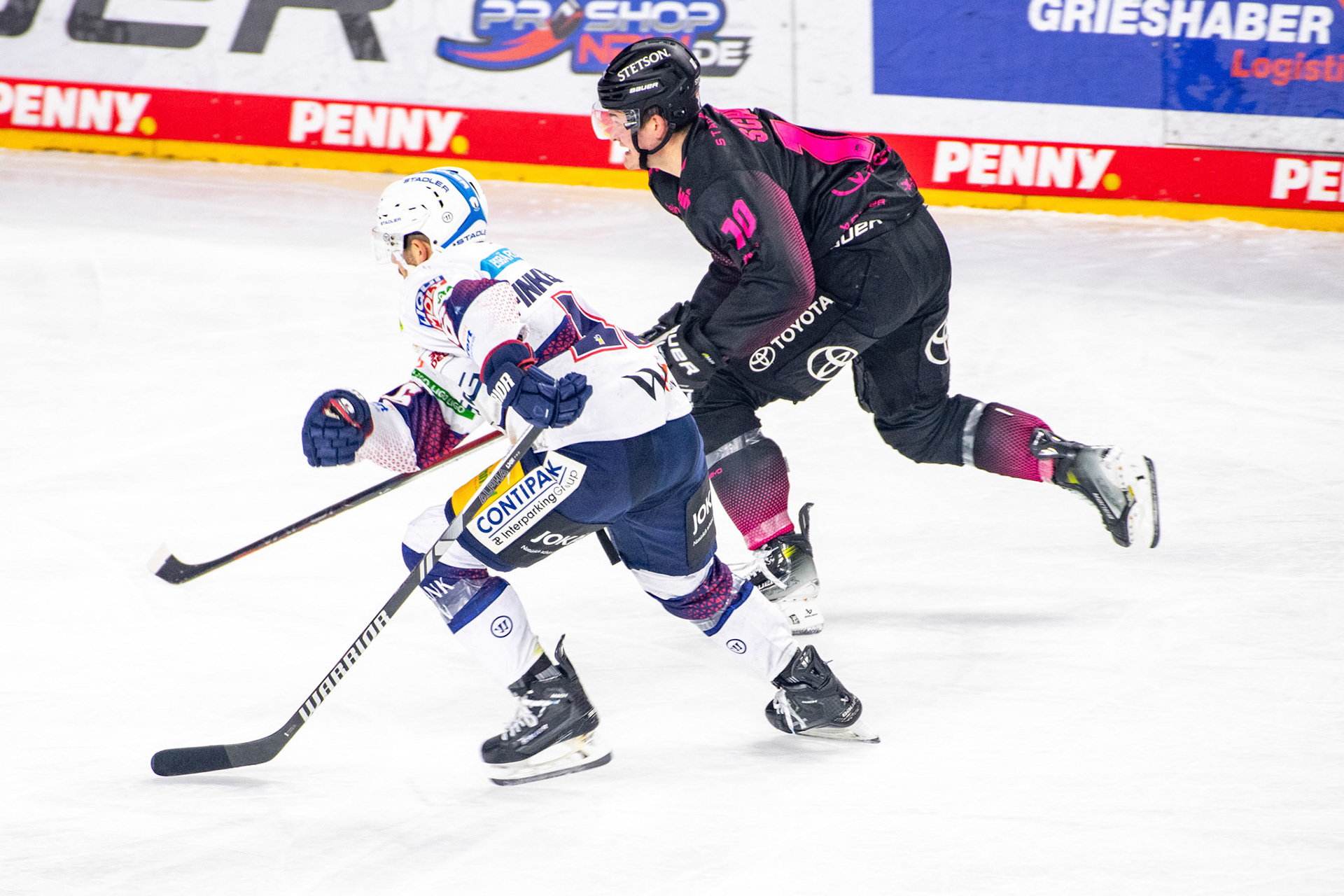 Justin Schuetz; DEL Kölner Haie - Eisbaeren Berlin, 06.10.2023