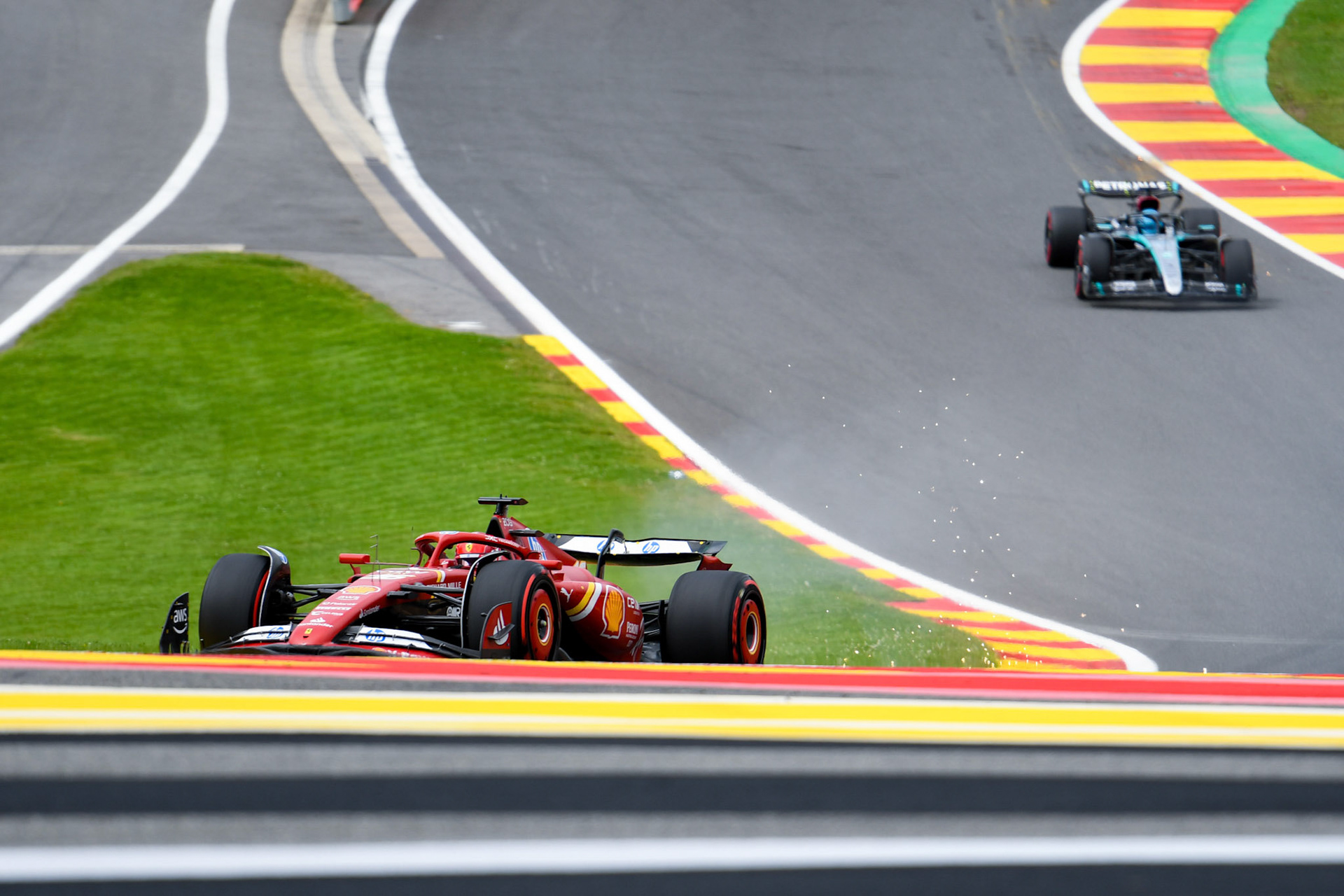Charles Leclerc #16, Scuderia Ferrari und George Russell #63, Mercedes-AMG Petronas F1 Team;Formel 1 GP Spa / Belgien. Freitag, 26.07.2024