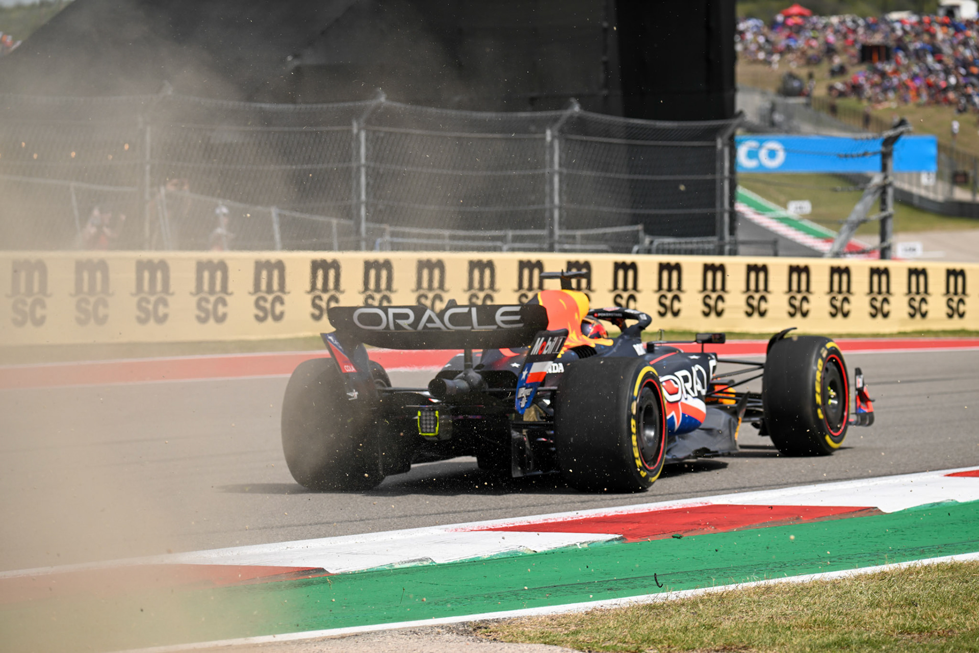 Max Verstappen´s 360 Grad Dreher im Sprint Shootout, (NED) Red Bull Racing;Formel 1 GP USA Austin Texas. Samstag 21.10.2023