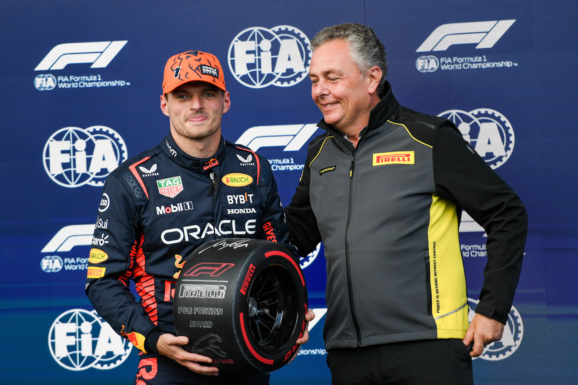 Max Verstappen, Red Bull Racing und Mario Isola, Pirelli;Formel 1 GP Spa Francorchamps/ Belgien. Freitag, 28.07.2023