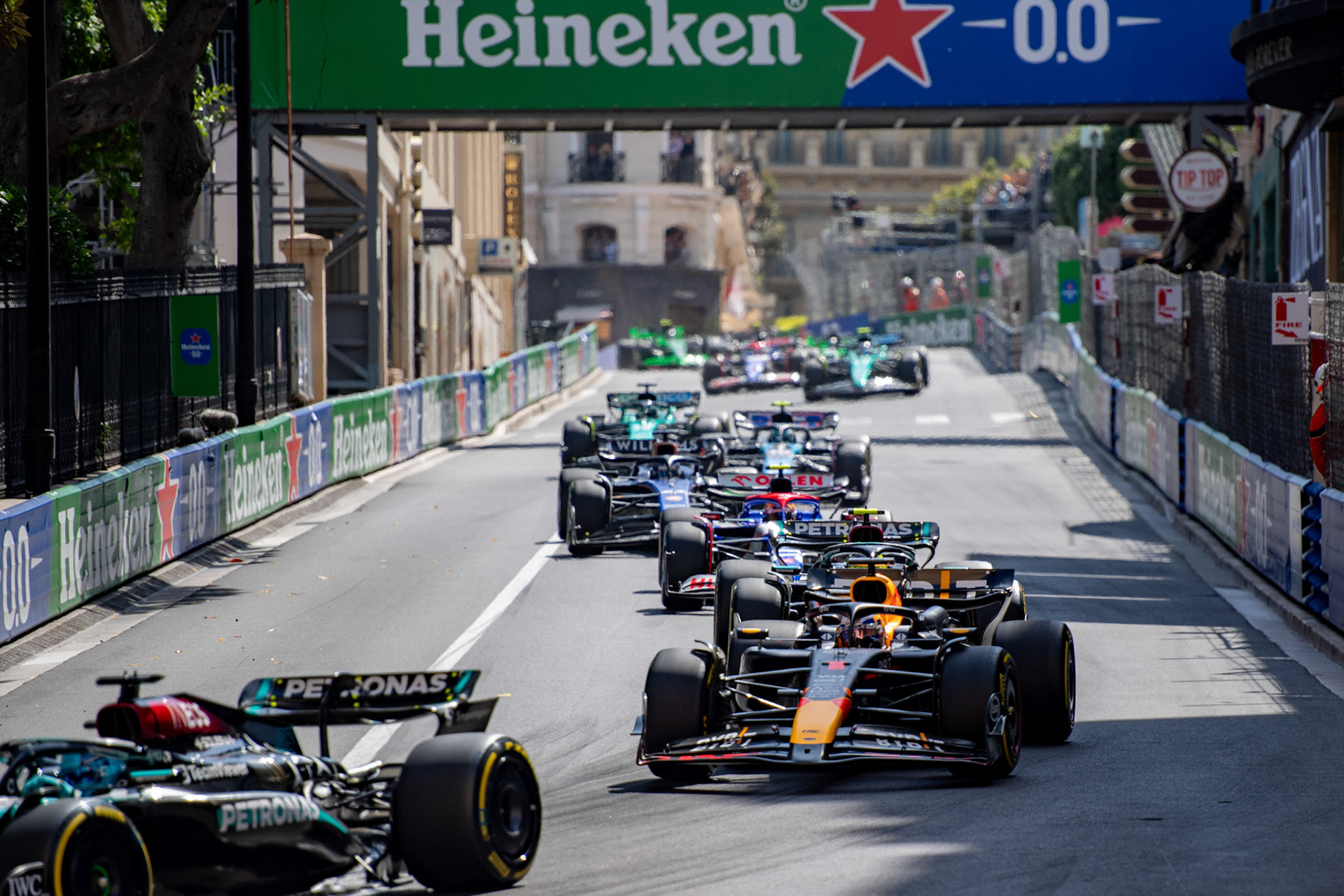 Rennstart. Max Verstappen #1, Oracle Red Bull Racing; Formel1 GP Monaco Sonntag, 26.05.2024