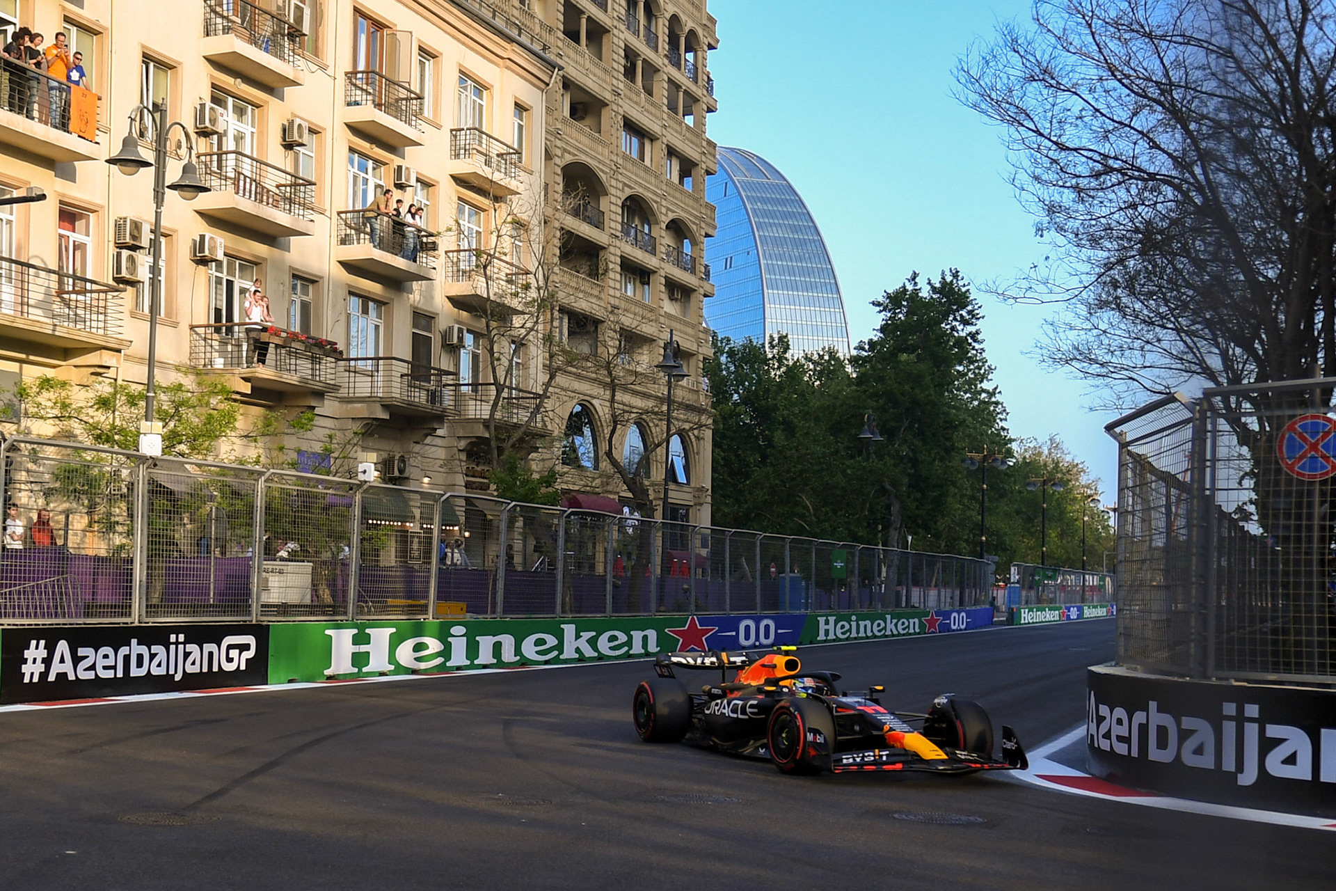 Sergio Perez (MEX) Red Bull Racing; Formel 1 GP Baku Azerbaijan. Freitag 28.04.2023