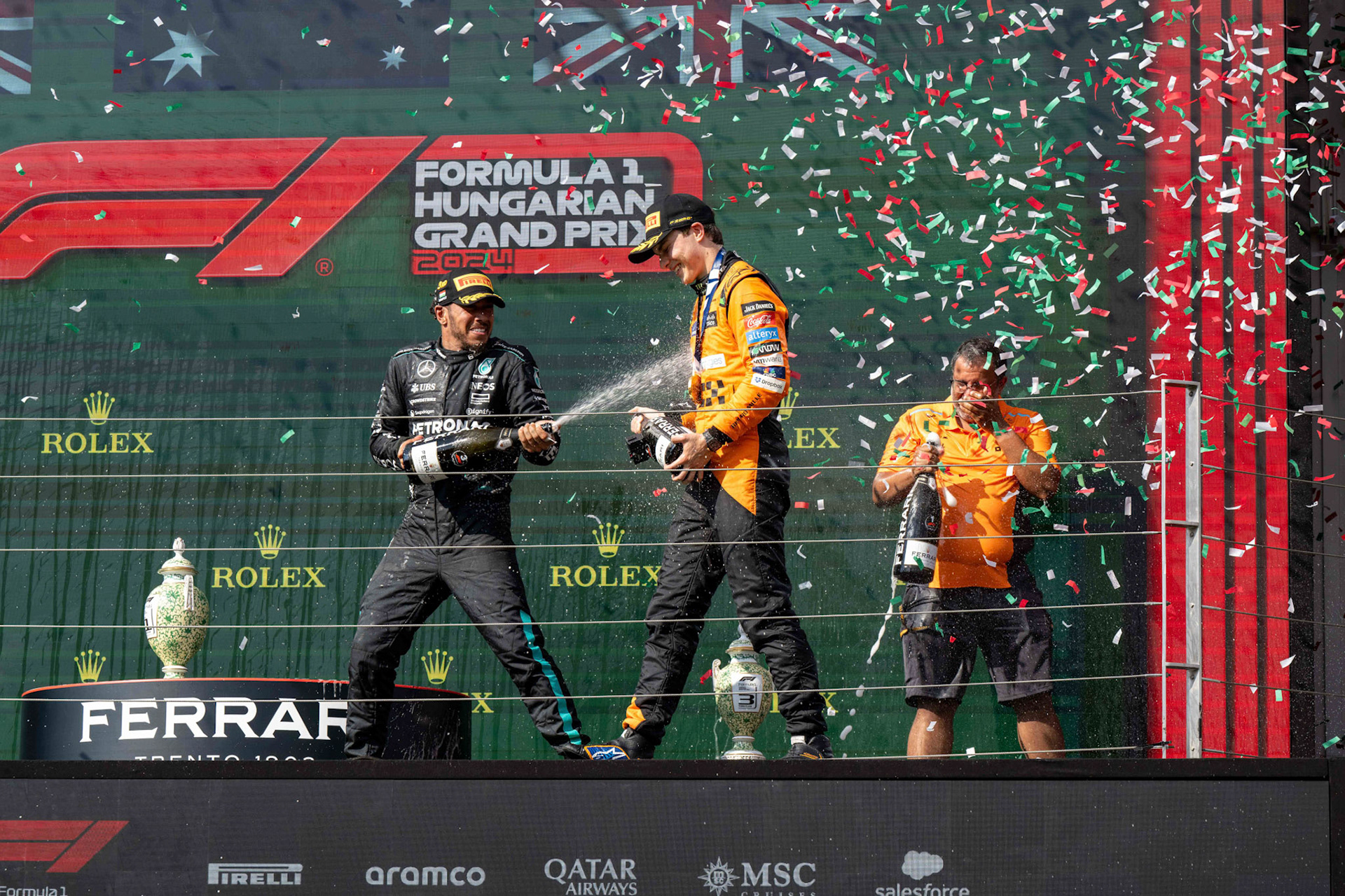 Lewis Hamilton #44, Mercedes-AMG Petronas F1 Team und Oscar Piastri #81, McLaren Formula 1 Team auf dem Podium.;Formel 1 Budapest / Ungarn