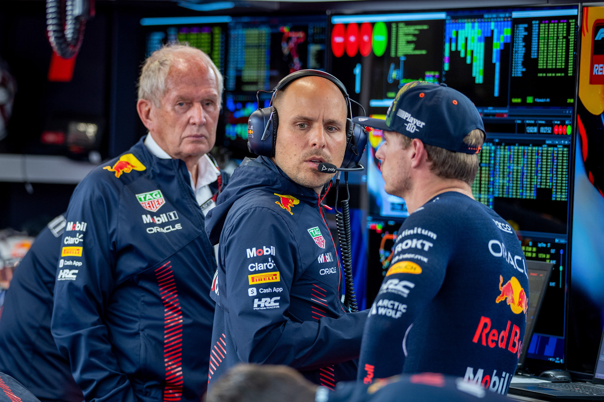Max Verstappen, Dr. Helmut Marko und Gianpiero Lambiase, Red Bull Racing;Formel 1 GP Holland / Zandvoort. Samstag, 26.08.2023