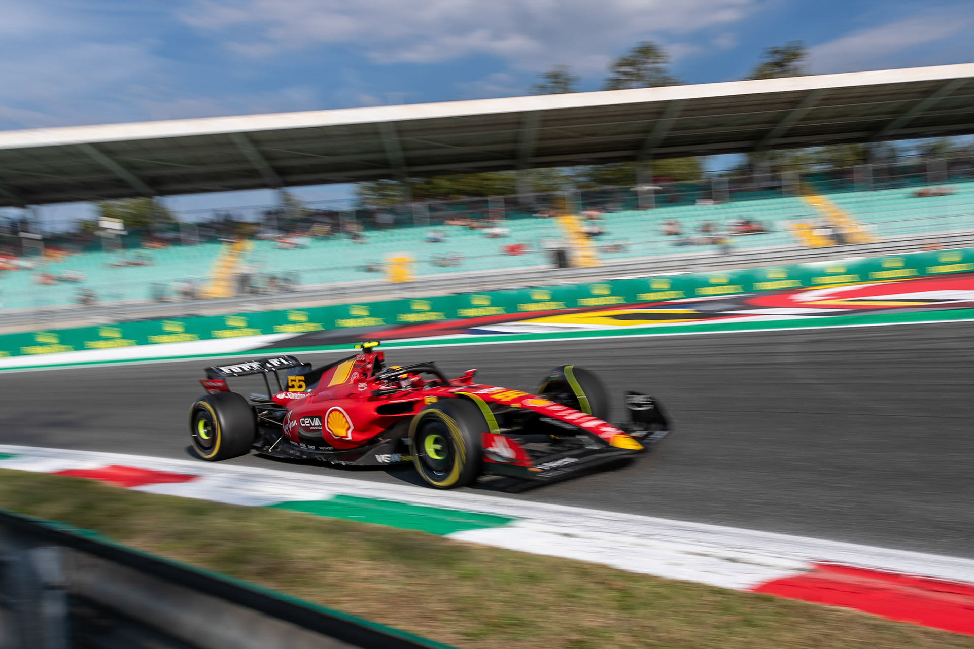 Carlos Sainz (ESP) Scuderia Ferrari; Formel 1 GP Italien / Monza. Freitag, 01.09.2023