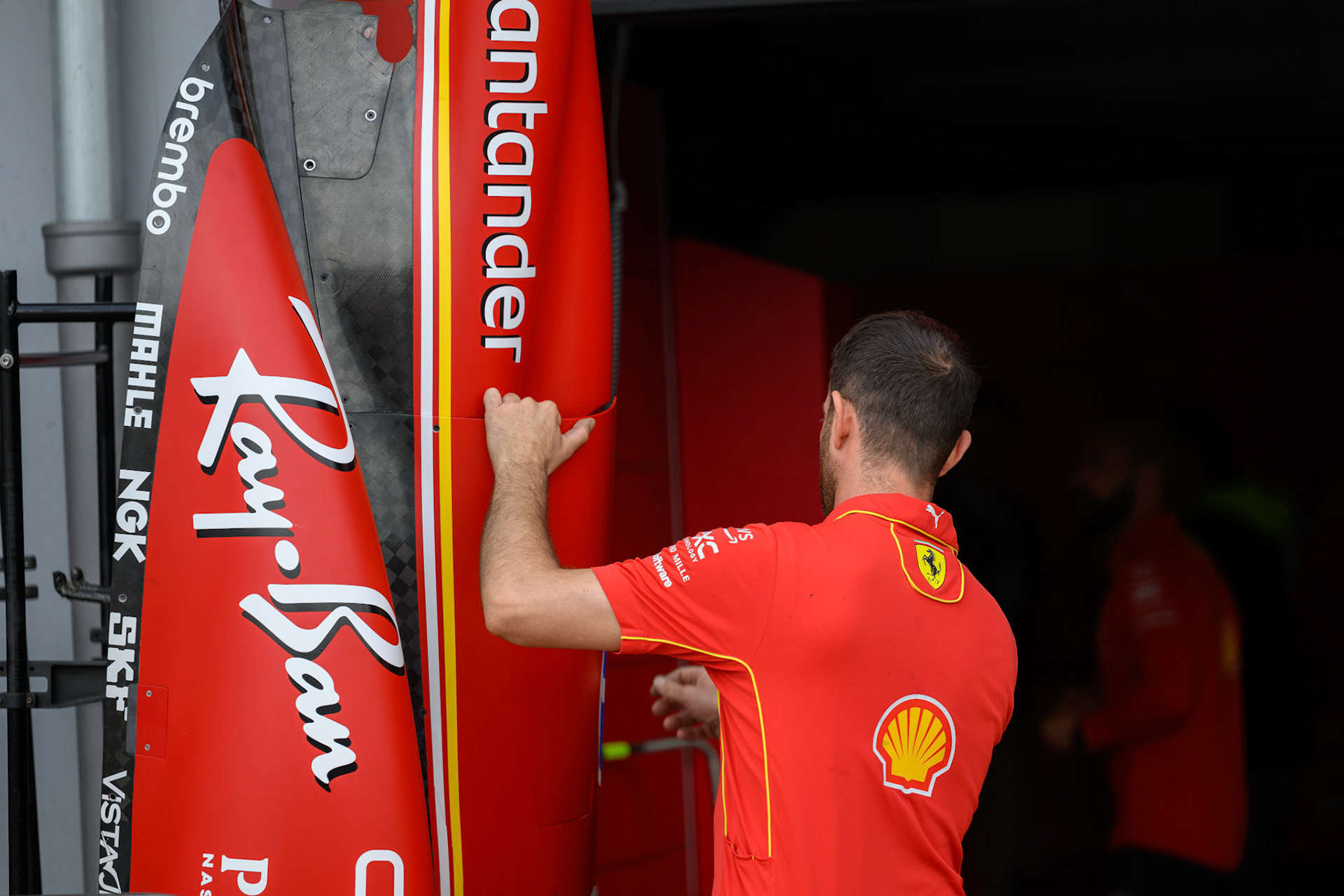 Scuderia Ferrari Mechaniker; F1 GP Imola / Italien Donnerstag, 16.05.2024