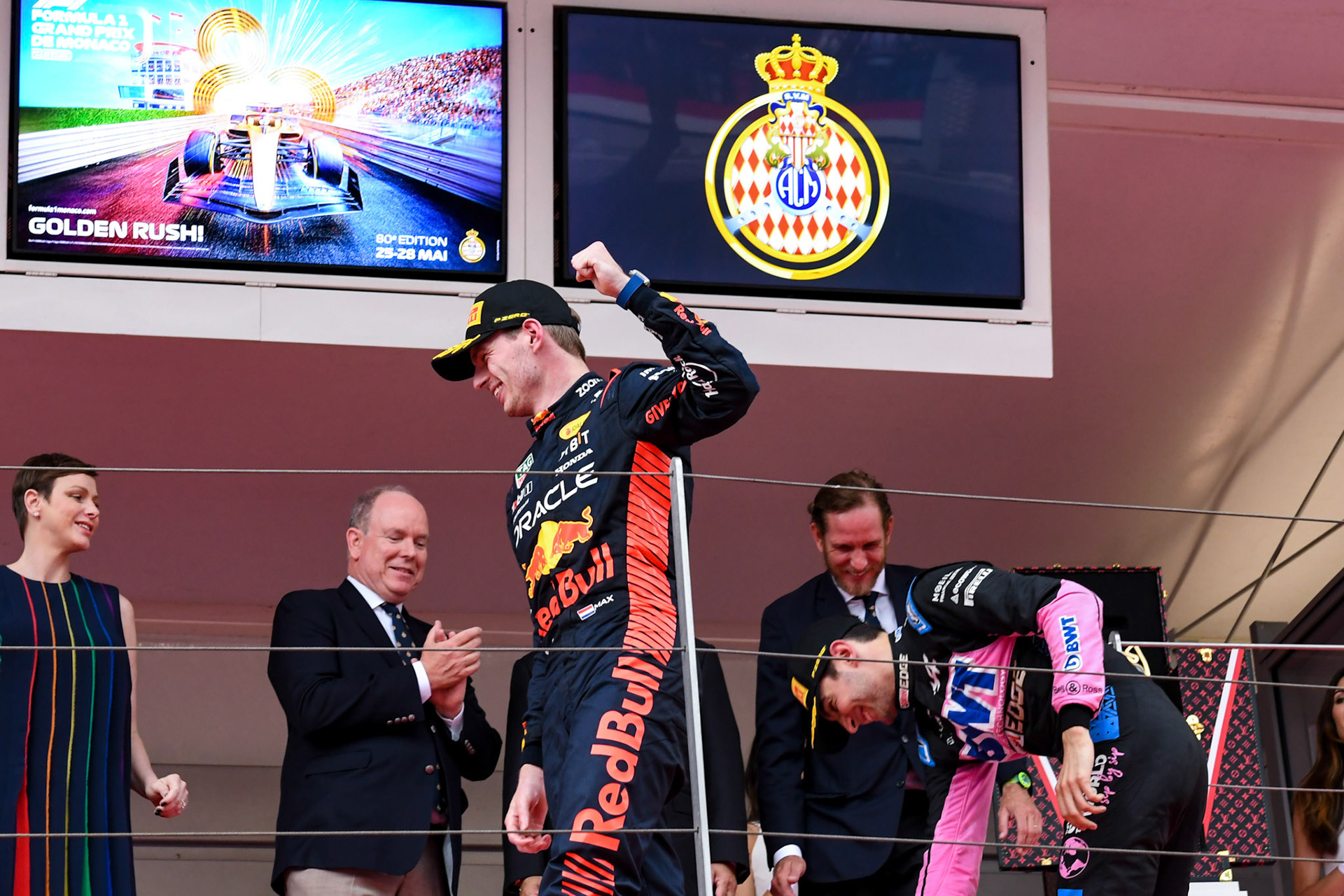 Max Verstappen (NED) Red Bull Racing auf dem Podium; Formel 1 GP Monaco. Sonntag 28.05.2023