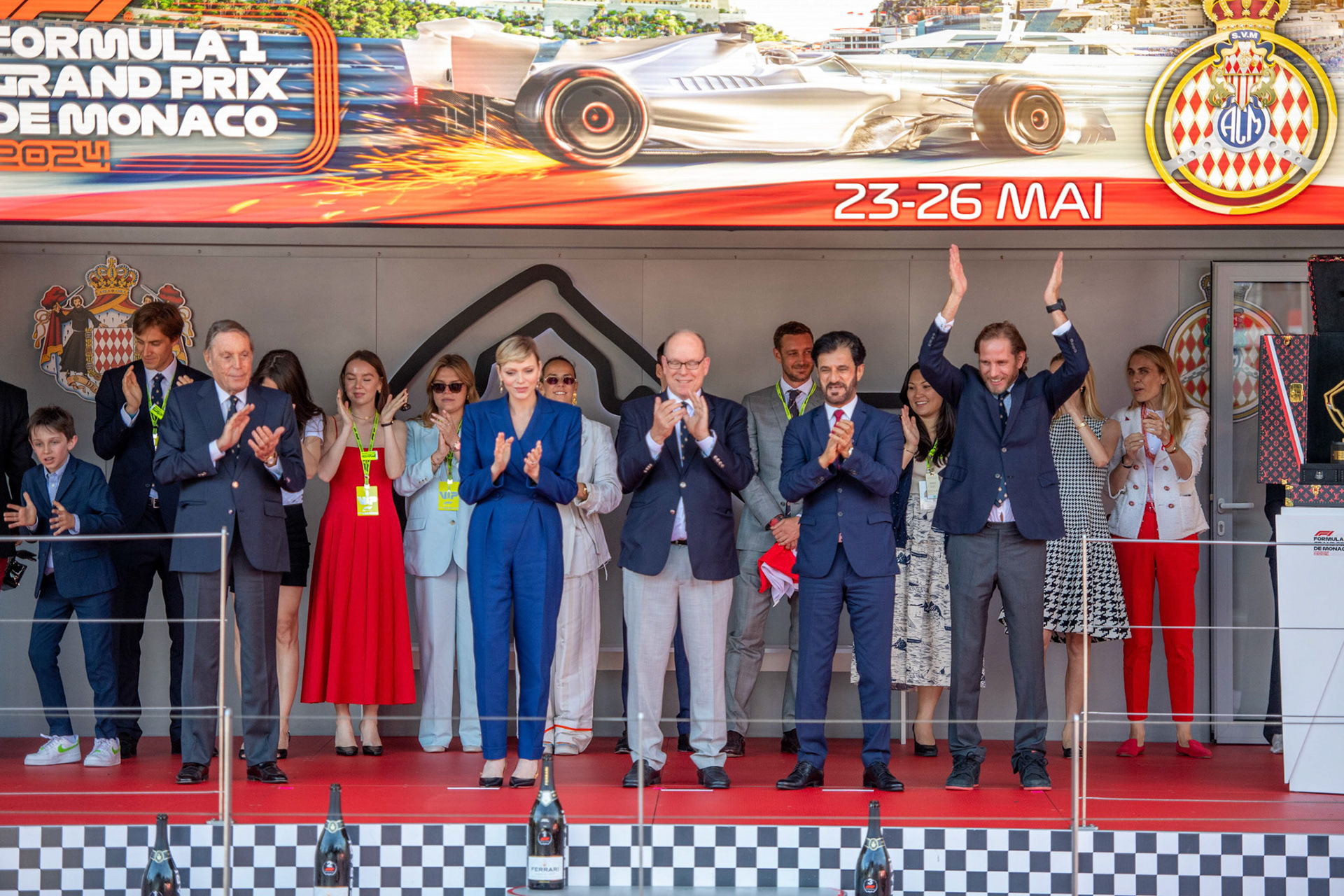 Charlène von Monaco und Fürst Albert II. von Monaco und Mohammed bin Sulayem, Präsident der FIA auf dem Podium; Formel1 GP Monaco Sonntag, 26.05.2024