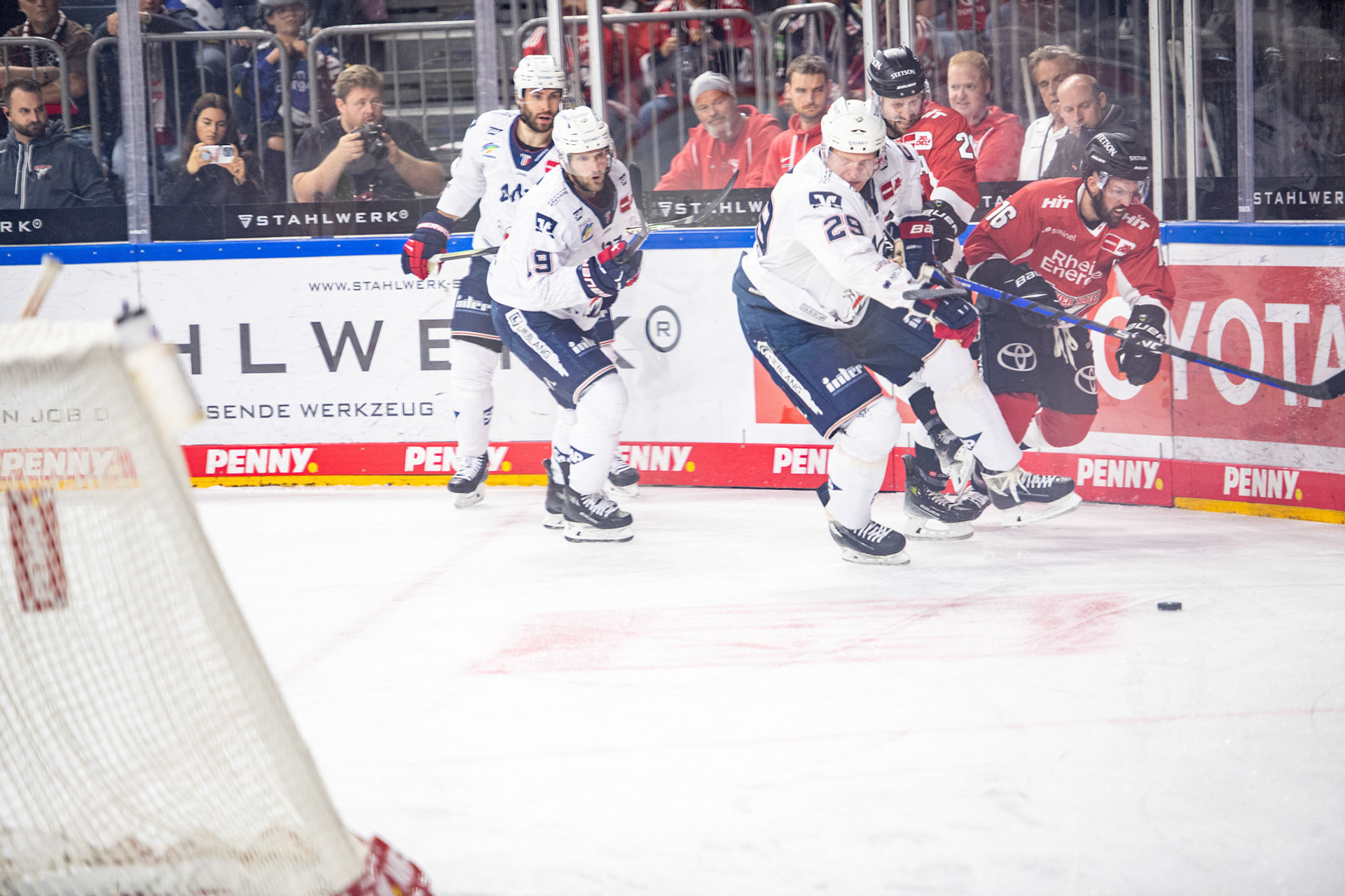 Denis Reul; DEL Kölner Haie - Adler Mannheim, 30.09.2023
