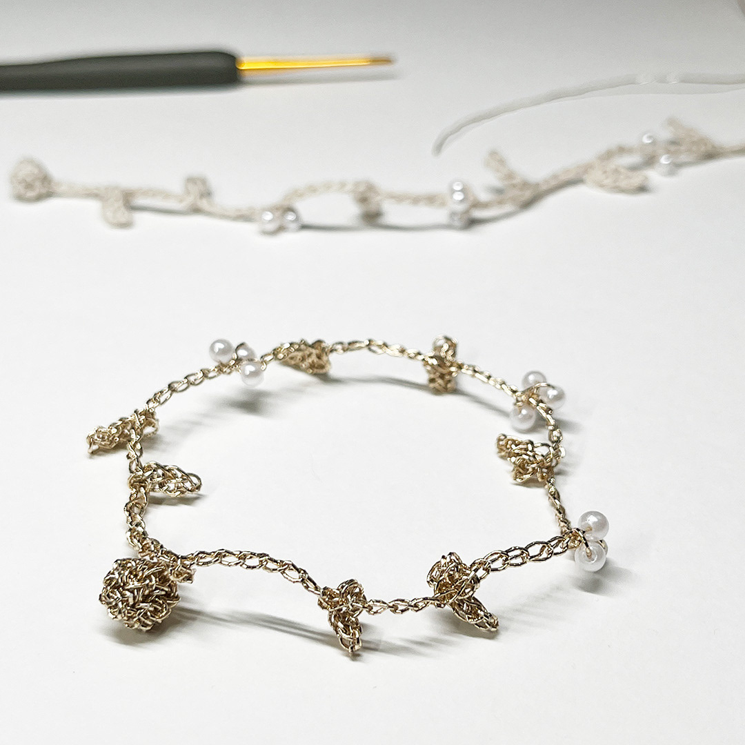 小さなお花のブレスレットのキット