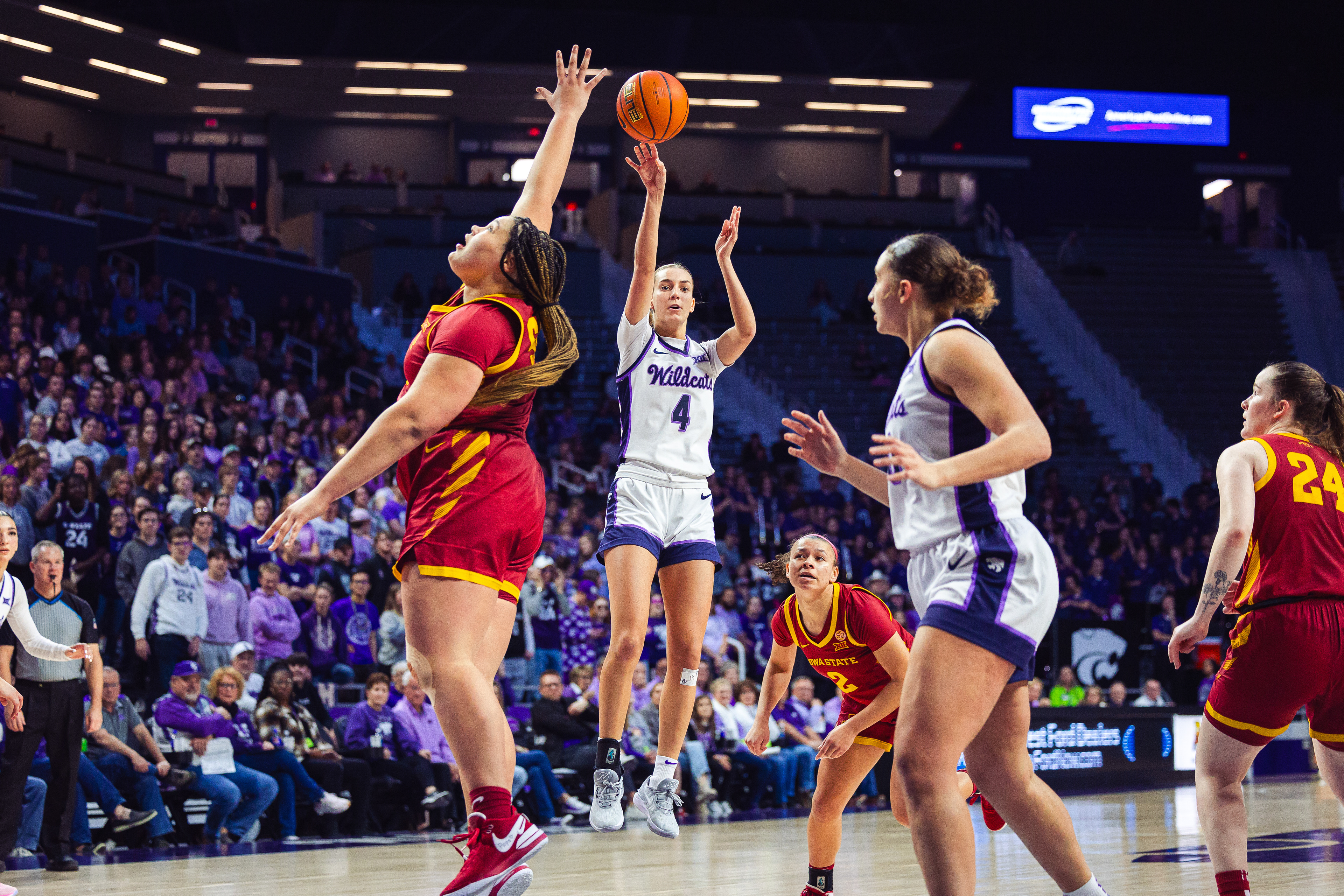 Sundell passes to Yokie on Senior Night vs Iowa State