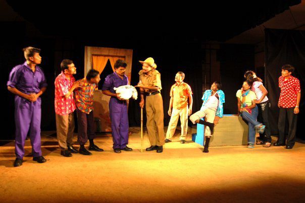 Dario Fo's Can't Pay? Won't Pay! "KODOLLA KODOKE IROLLA" (2009)