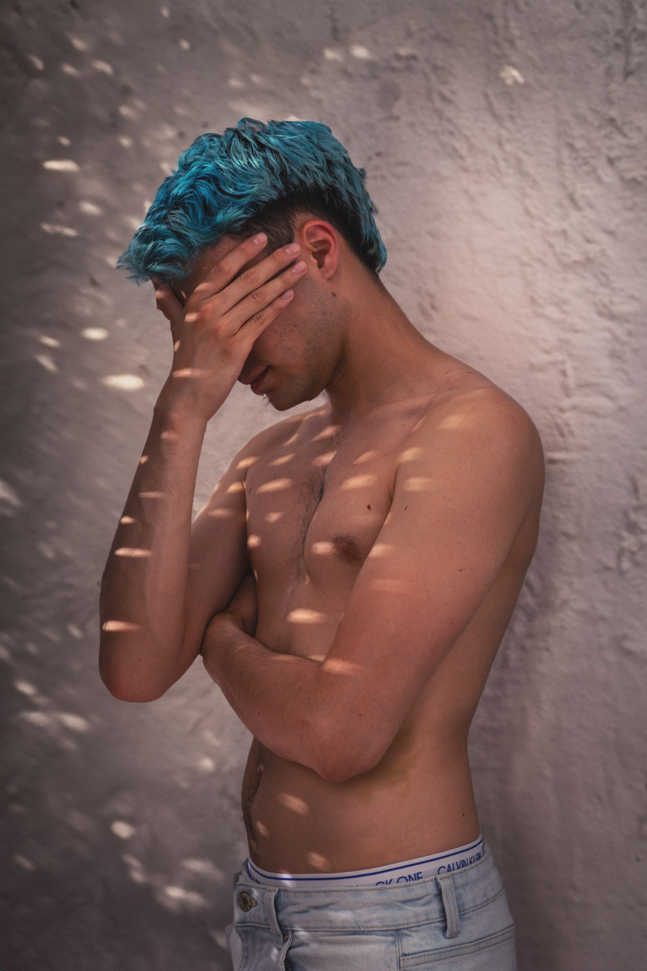 the pervasive social pressures to conform to specific beauty and behavioral norms proved to be a significant stressor. This unrelenting pressure eroded his self-esteem and psychological well-being, leading to a concerning regression into self-injurious behaviors – a maladaptive coping mechanism he had unfortunately developed during his childhood in Colombia.