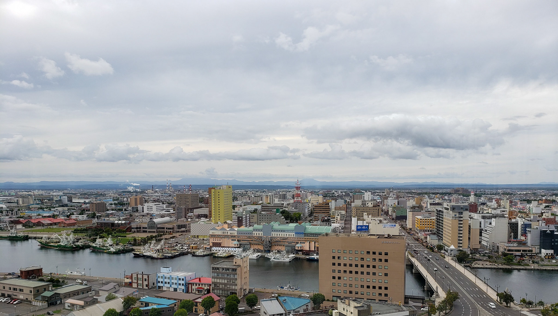 釧路市生涯学習センター展望室からの市街地景観