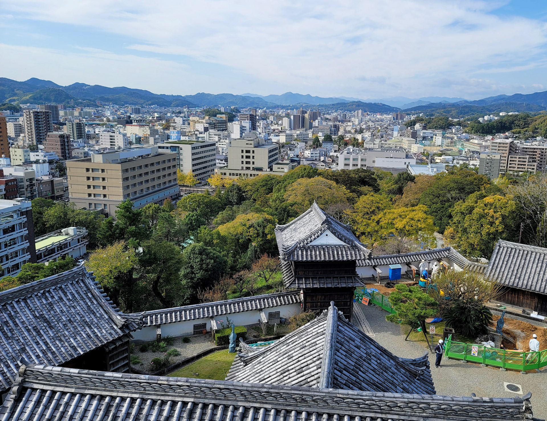 北方面・四国山地を望む