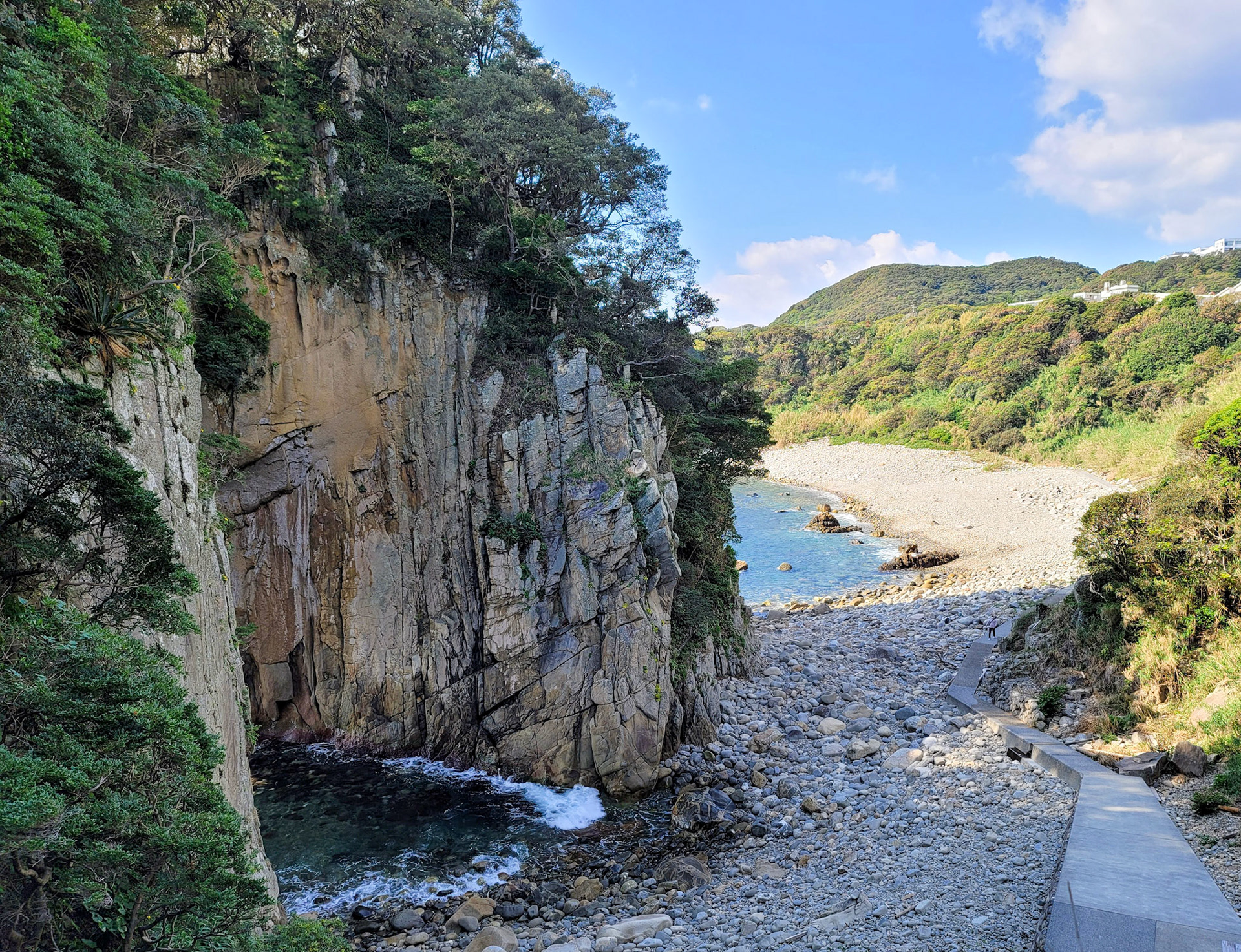 白山洞門
