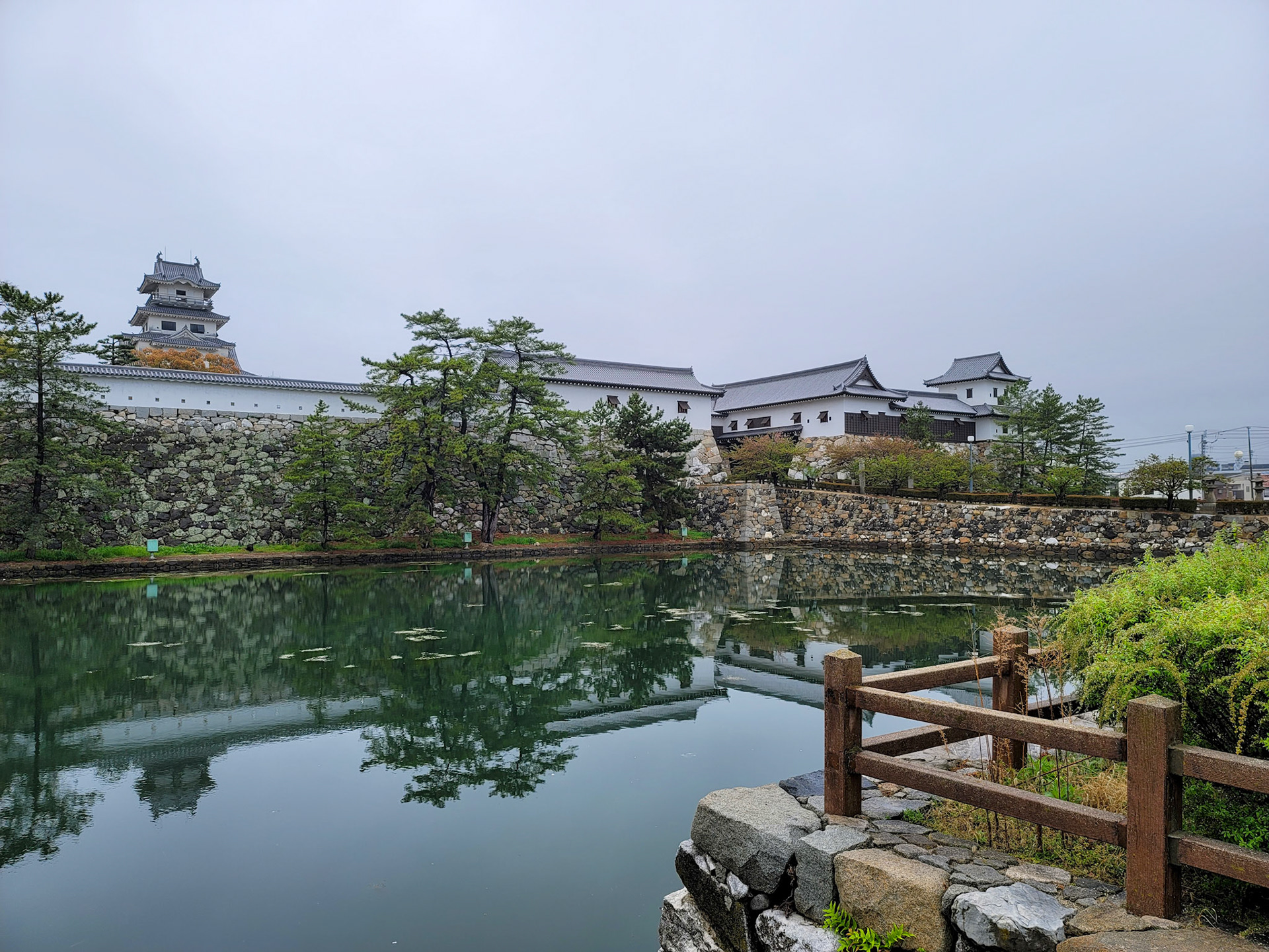 お濠から今治城