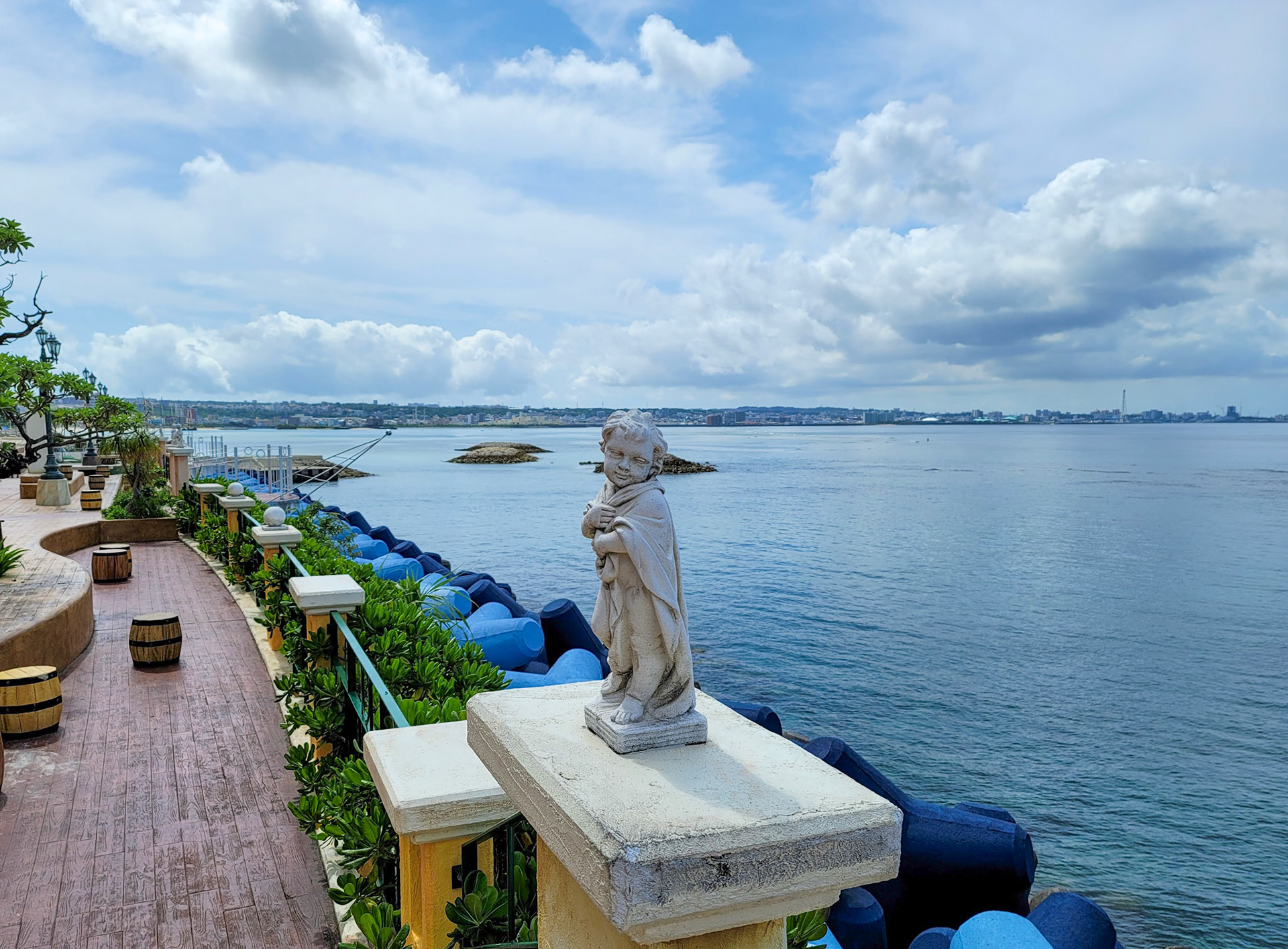 海沿いのテラス