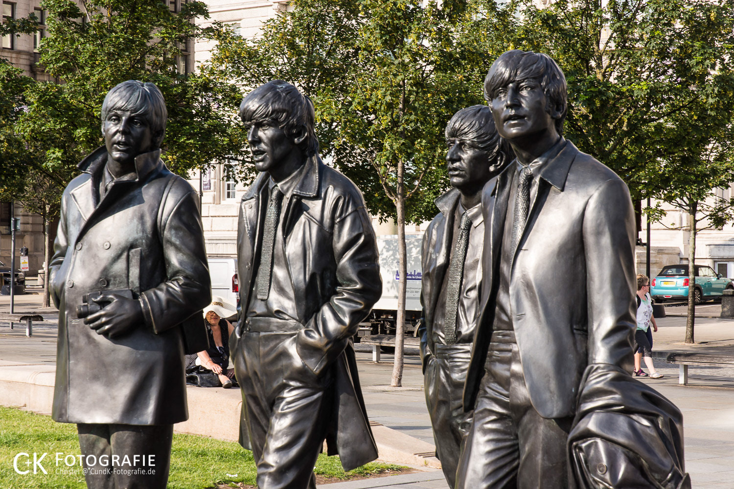 Die Beatles als Bronzestatuen in Liverpool