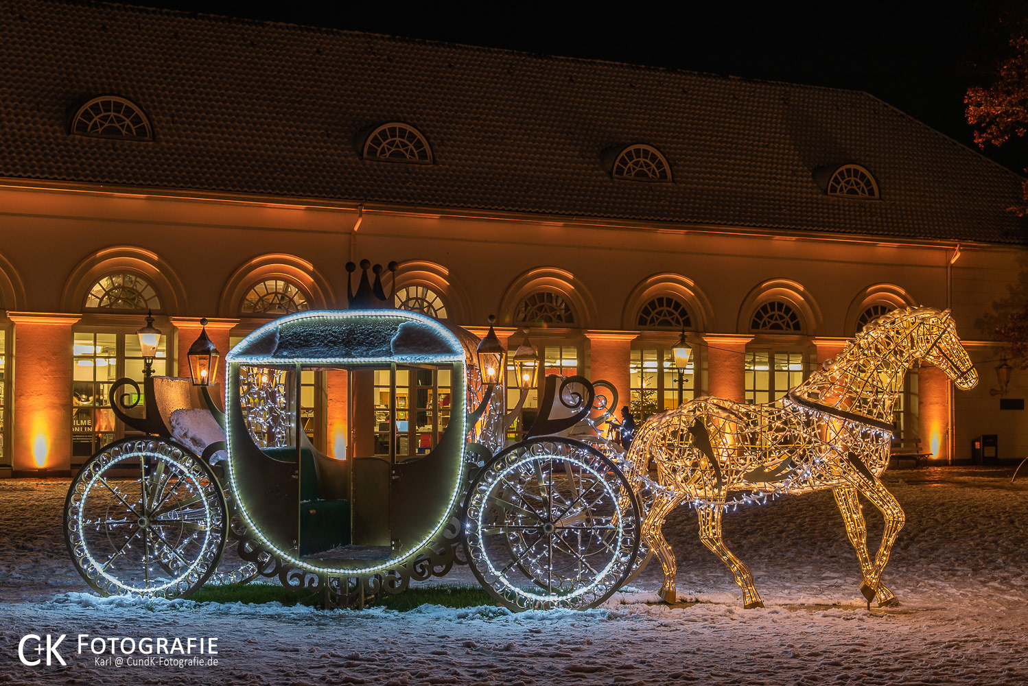 Lichterstadt Eutin Pferdekutsche vor Stadtbibliothek