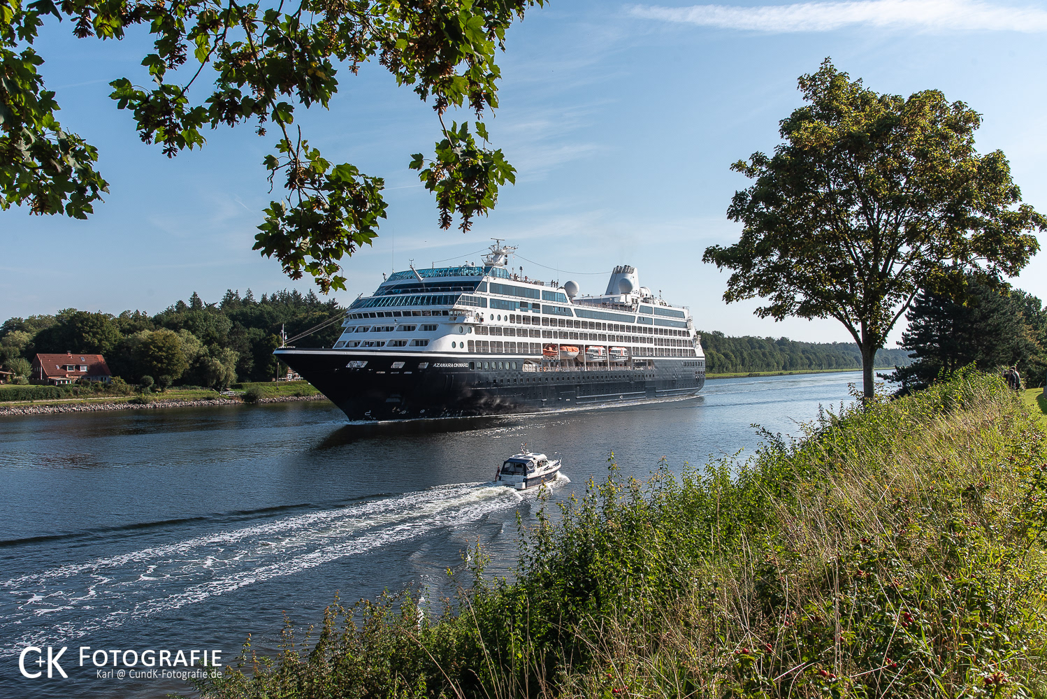 Azamara Onward im Kiel Kanal bei Sehestedt