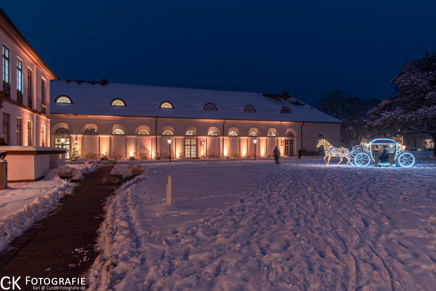 Postkutsche vor ehemaligem Reitstall