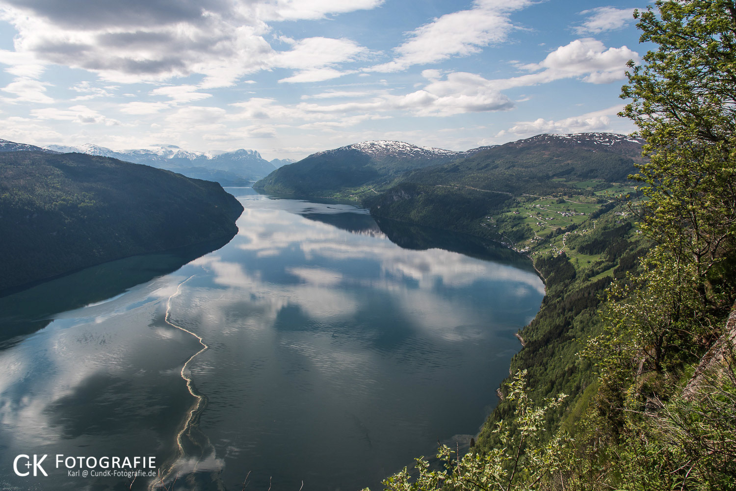 Blick durch den Innvikfjord