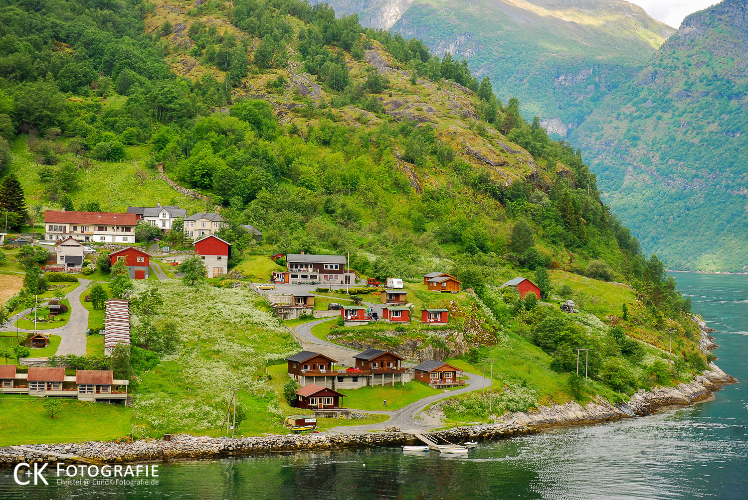Feriensiedlung am Geirangerfjord