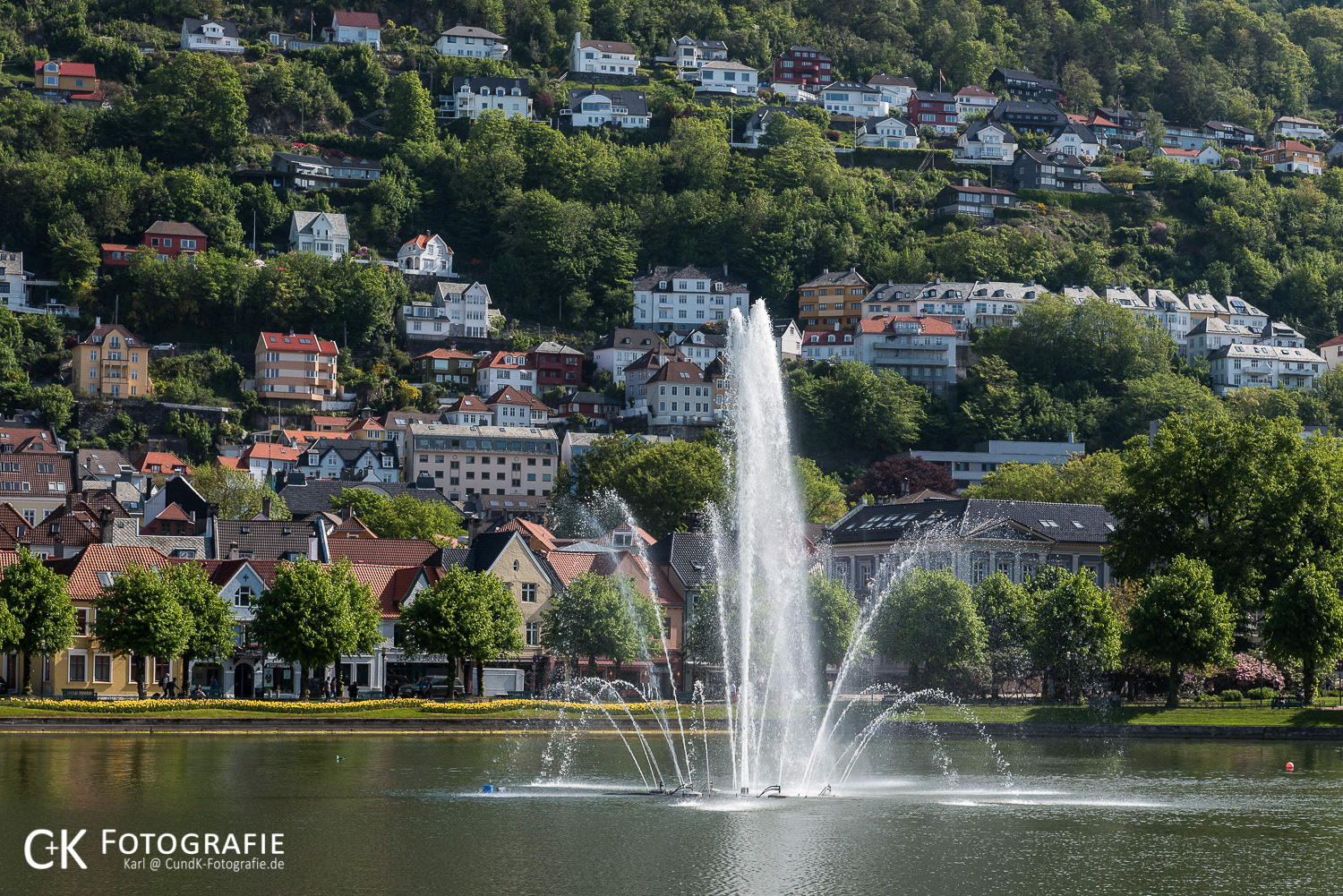 Springbrunnen im Stadtzentrum von Bergen Norwegen