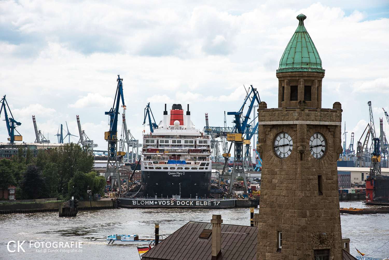 Queen Mary 2 im Dock 17 bei Blohm und Voss