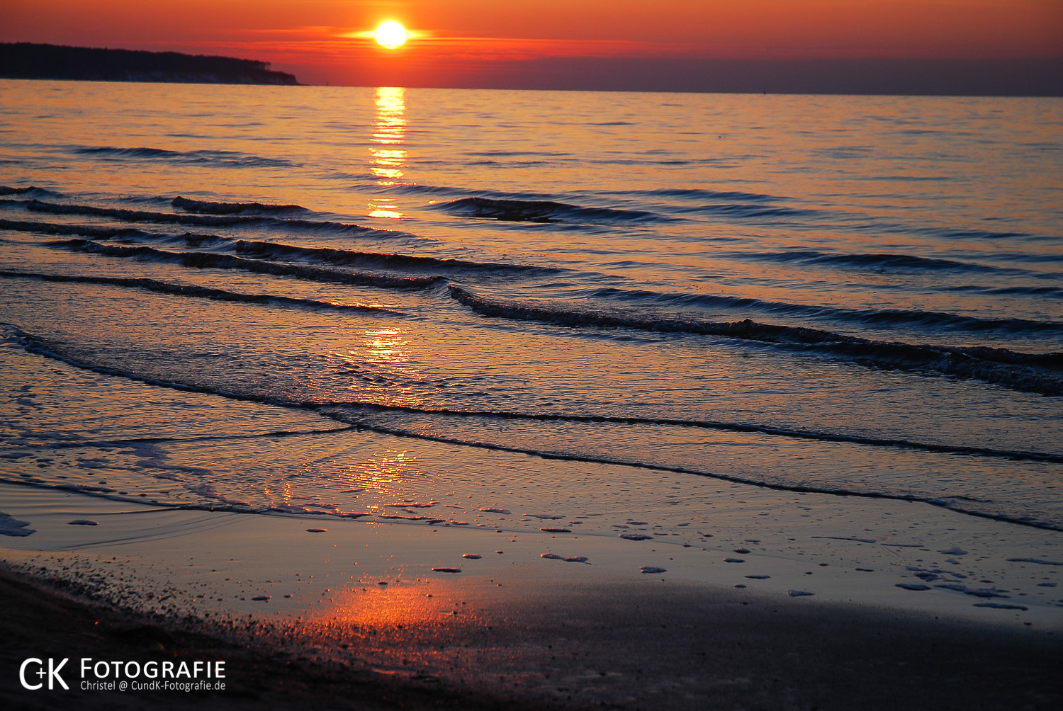 Sonnenuntergang an der Ostsee bei Warnemünde