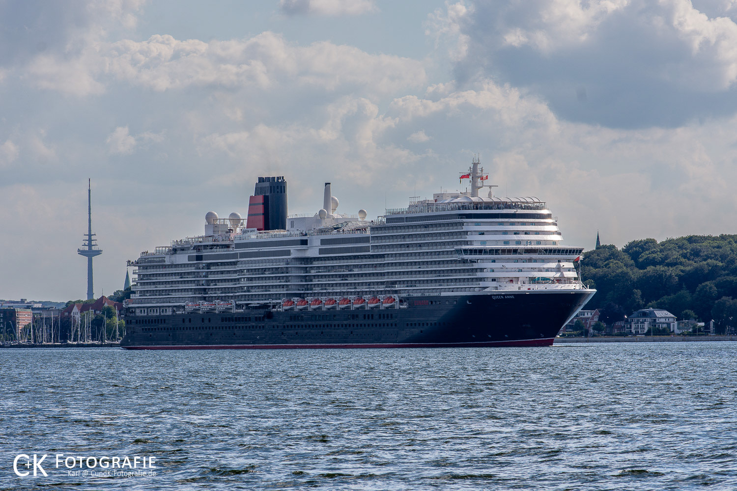 Queen Anne auslaufend Kiel