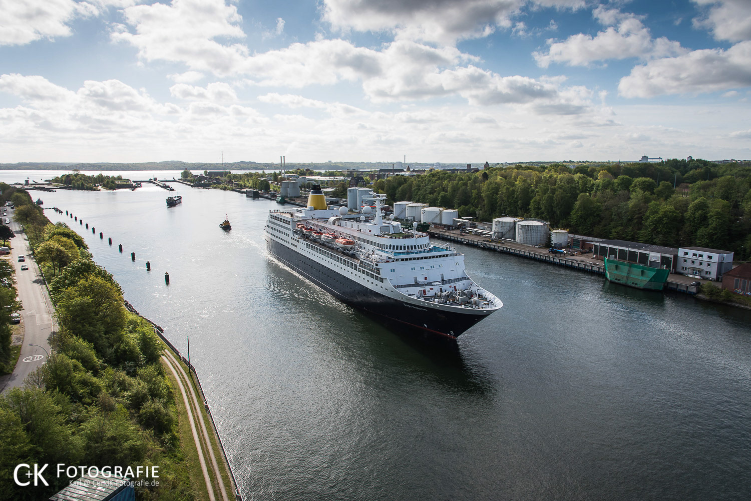 Kreuzfahrtschiff Saga Sapphire verläßt die Holtenauer Schleuse