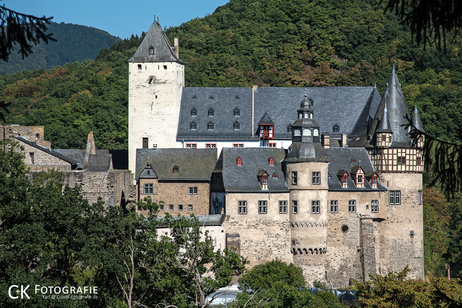 Schloß Bürresheim in der Eifel