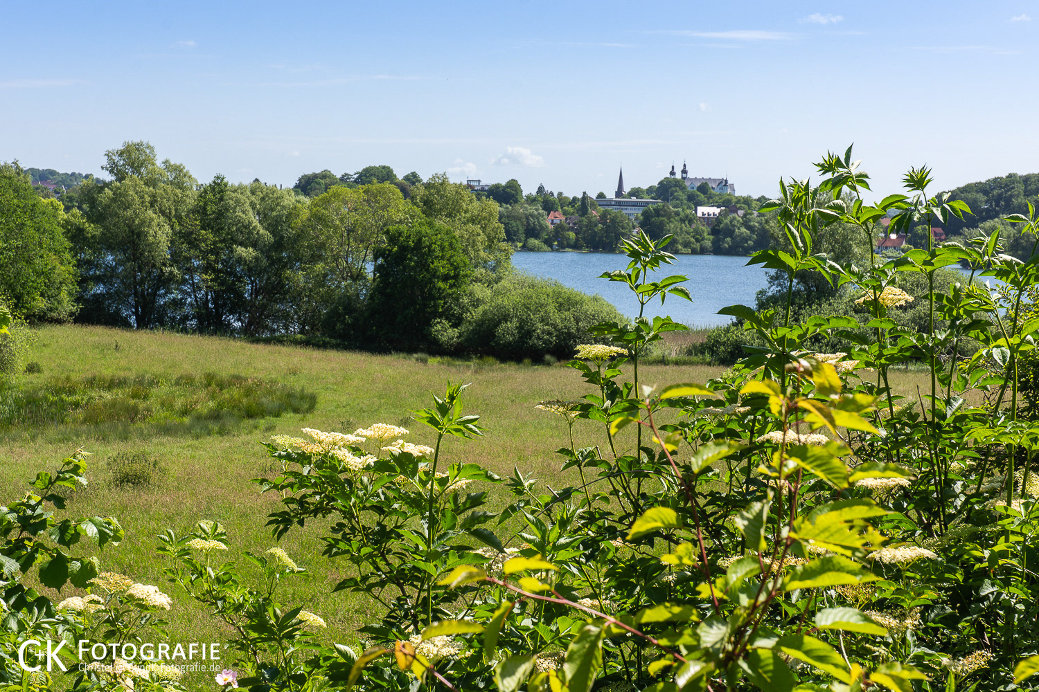 Kleiner Plöner See mit Schloß
